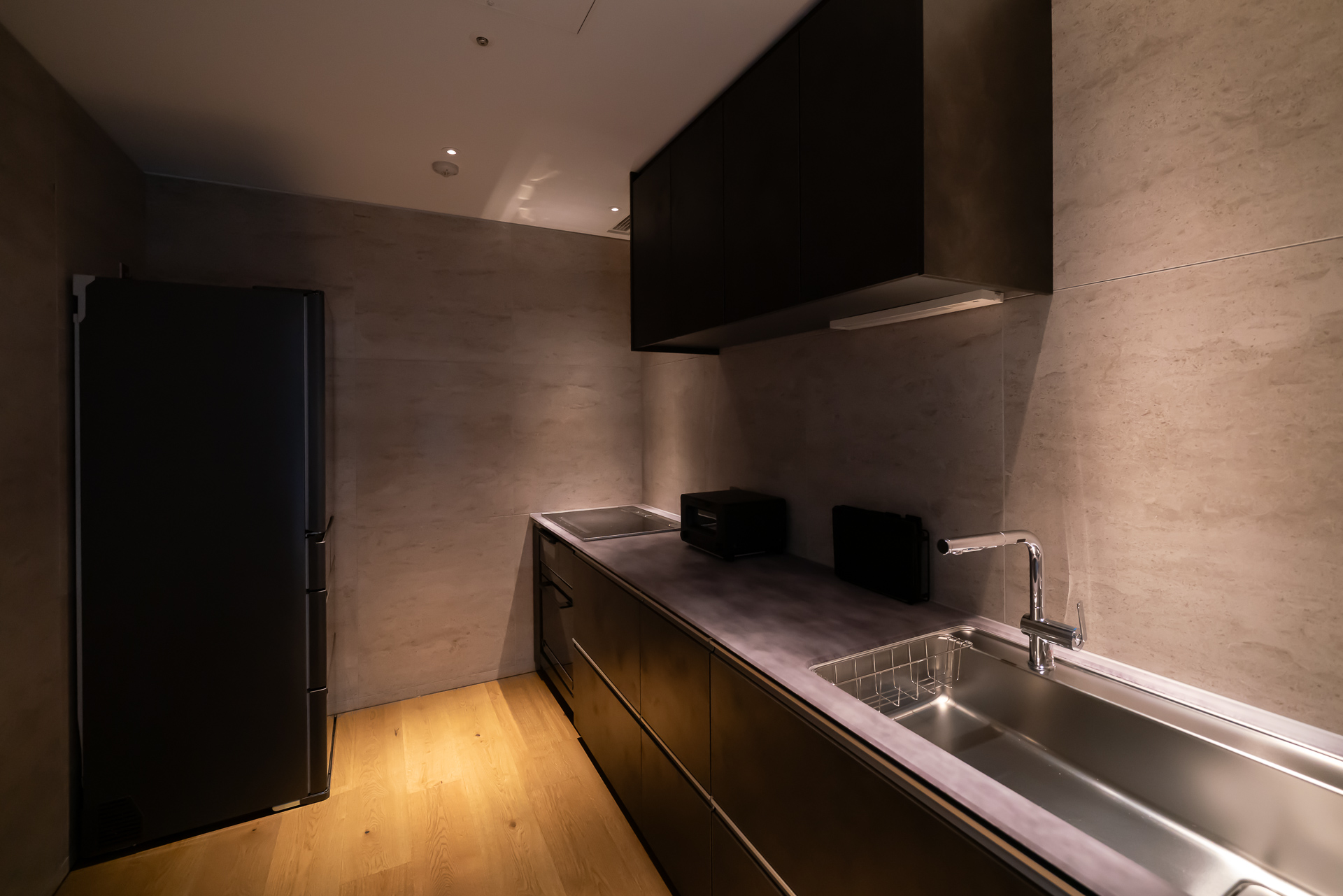 調理設備も備えていて料理を作ることもできる