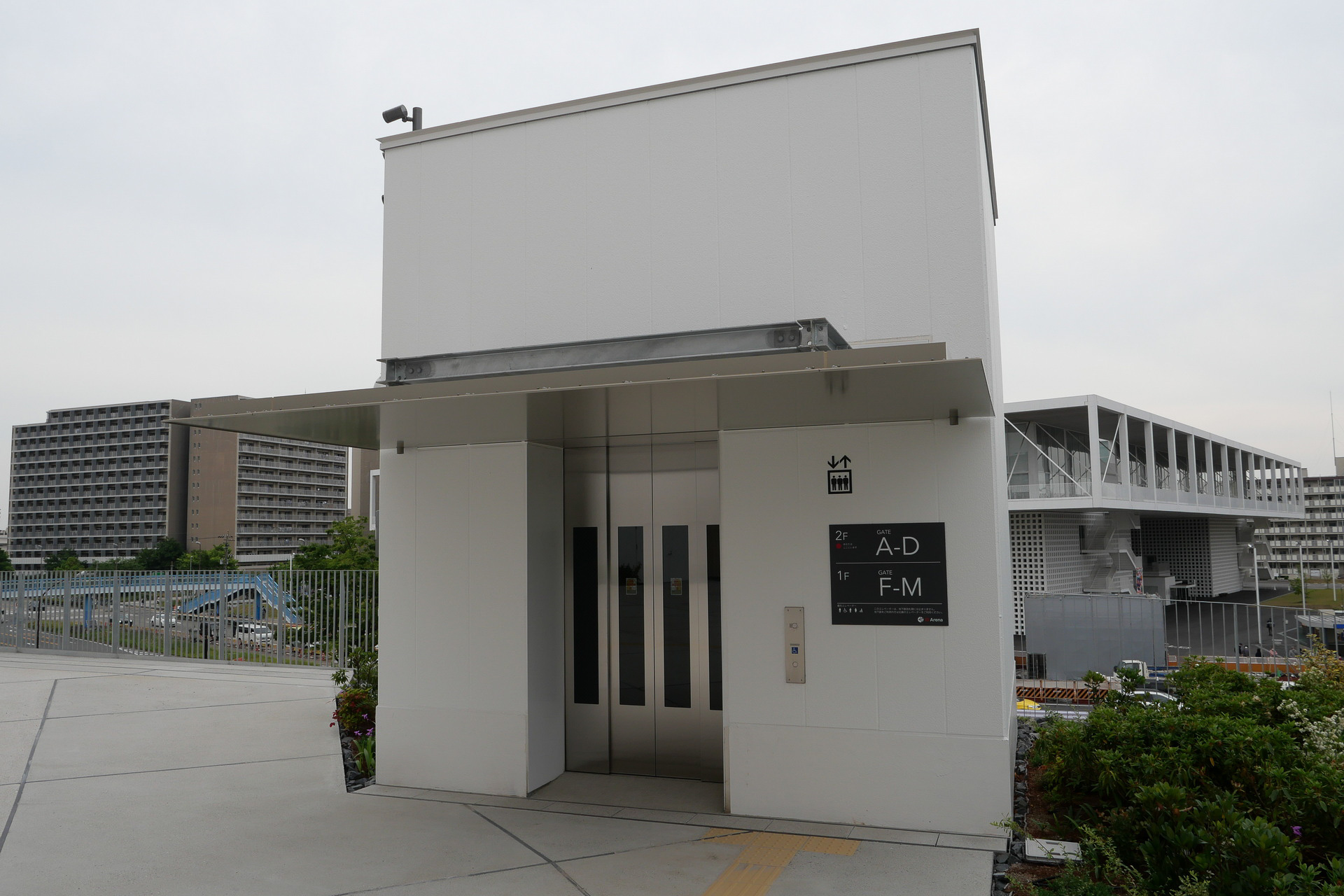 エレベーターも設置している