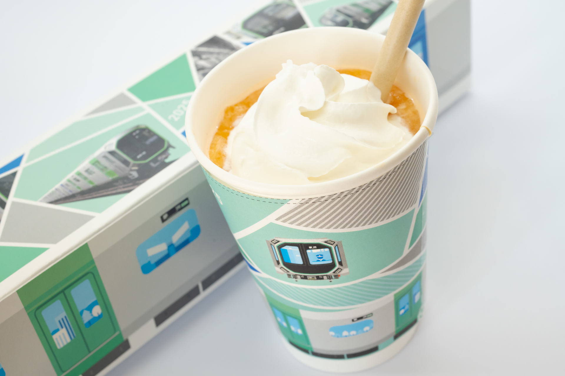 スムージードリンク（ノンアルコール400円、アルコール入り600円）