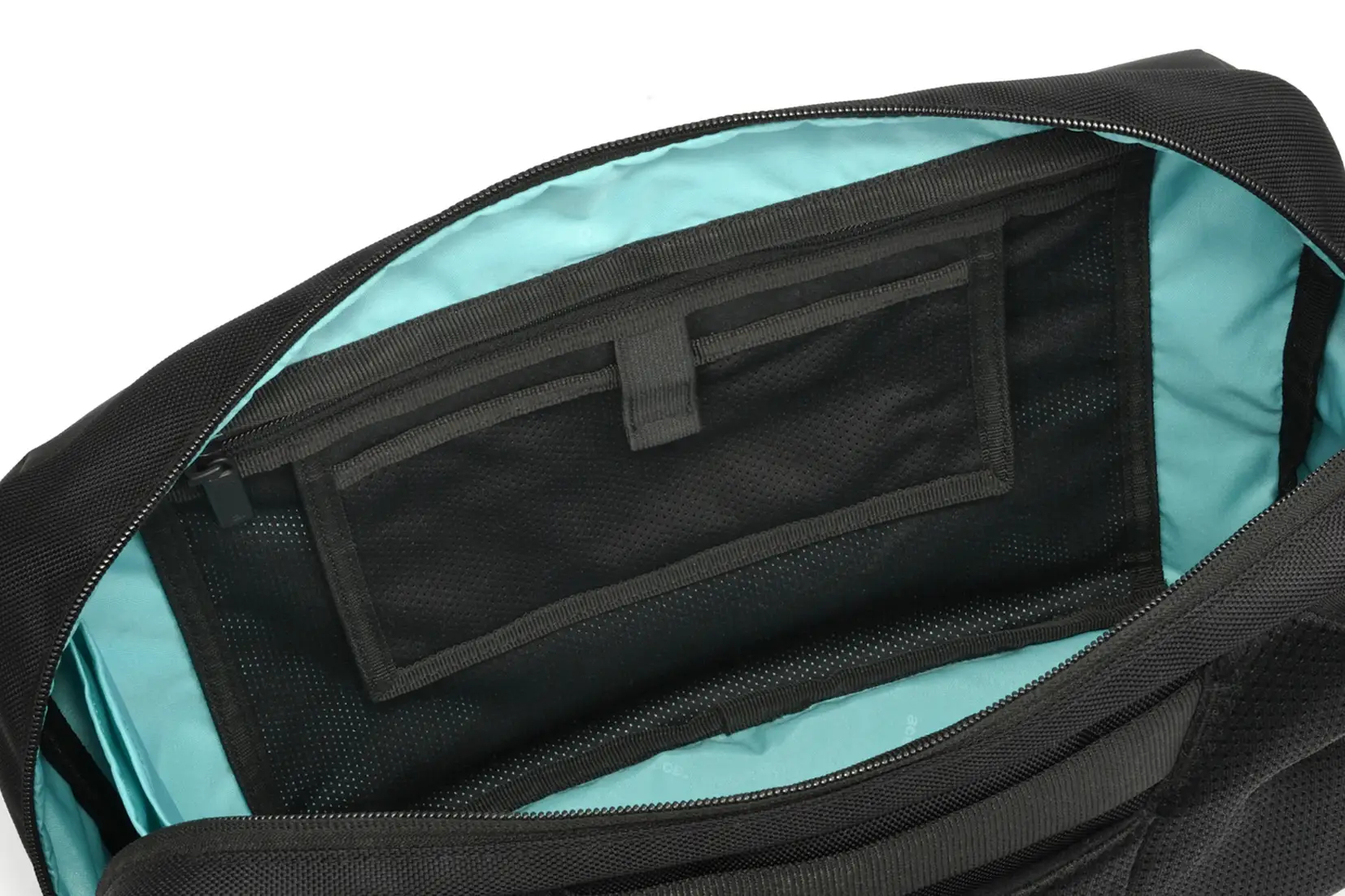 眼鏡用のアイウェアポケット（スリングバッグのみ）