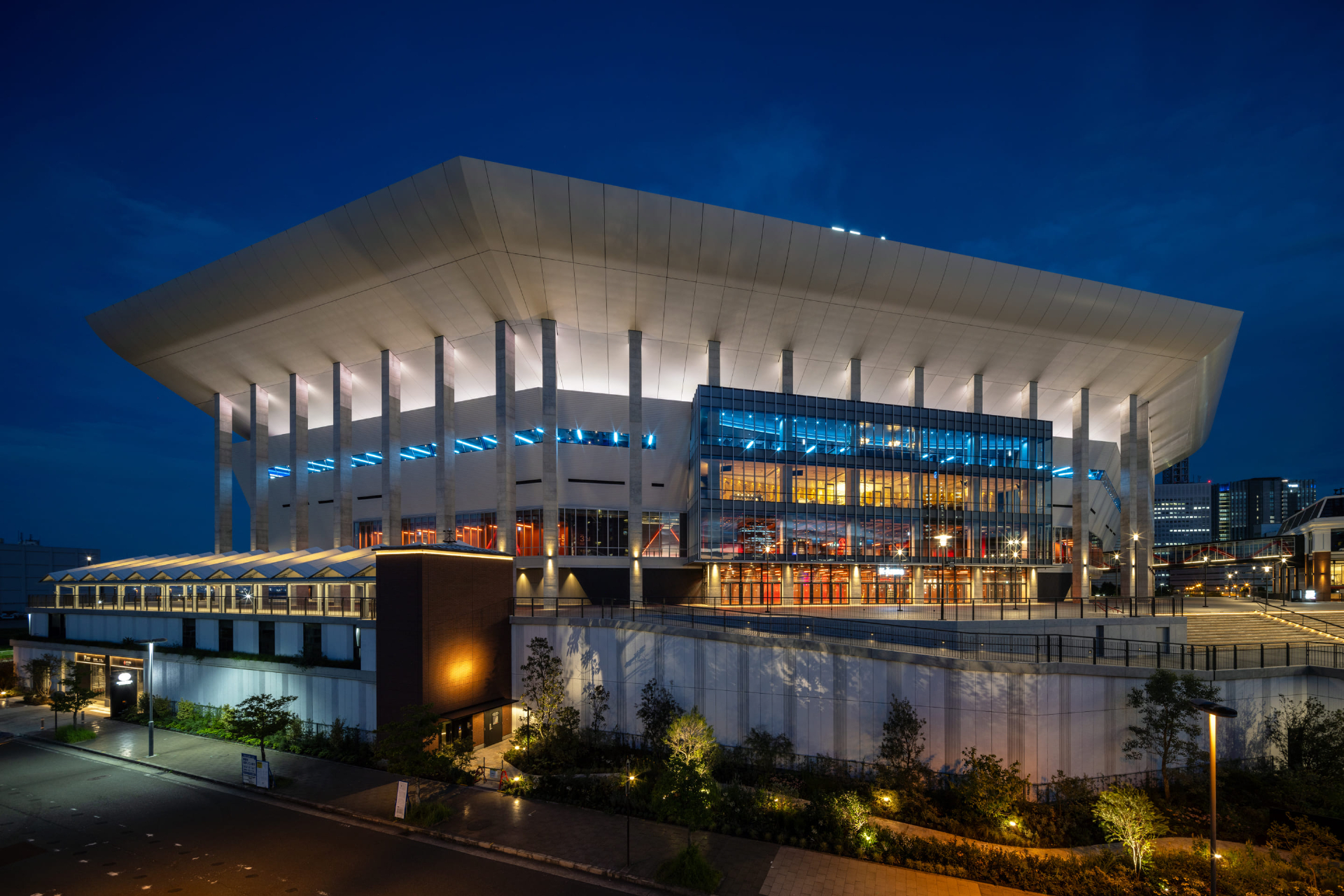 2023年9月に開業した世界最大級の音楽ホール「Kアリーナ横浜」。約2万人収容