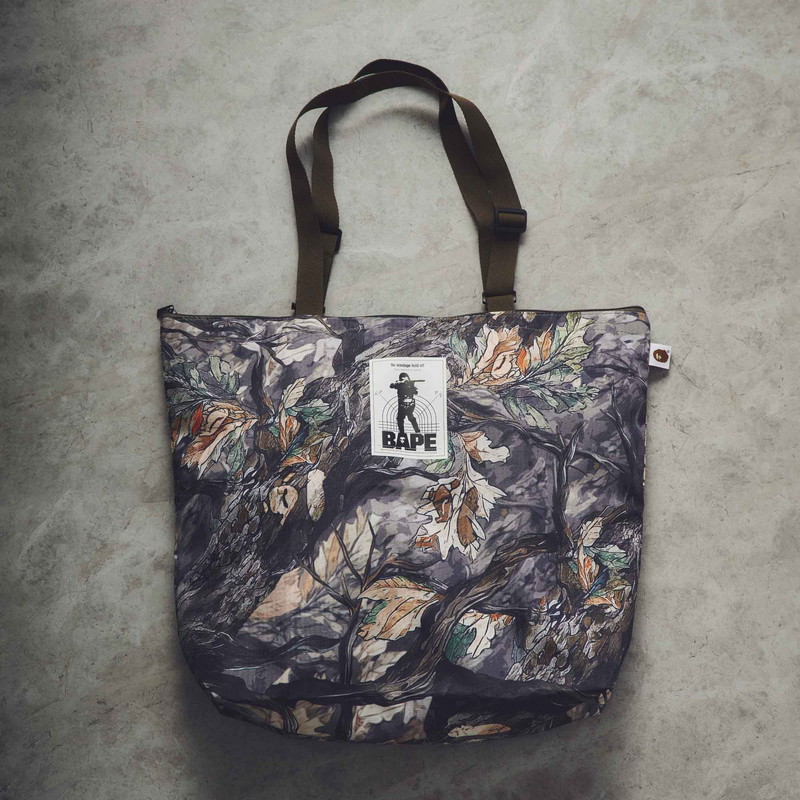 宝島社「smart」8・9月合併号の予約注文スタート。特別付録はA BATIHNG APEのビッグトート