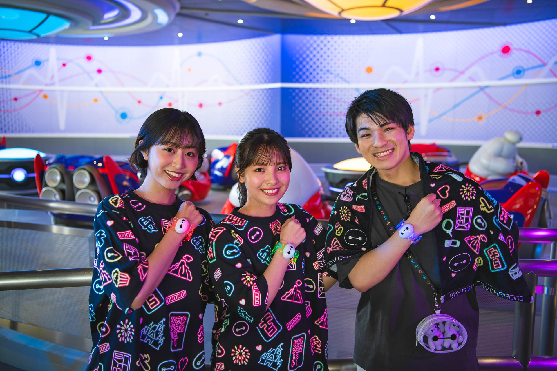 2025年の夏ディズニーはベイマックス×ネオンが最旬コーデ！