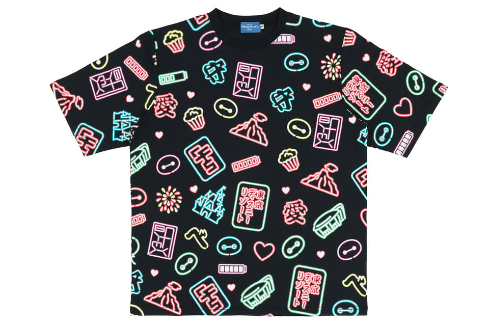 ディズニーランド　ベイマックス　Tシャツ（M）　光るバングル ディズニーランド ベイマックス Tシャツ（M） 光るバングル