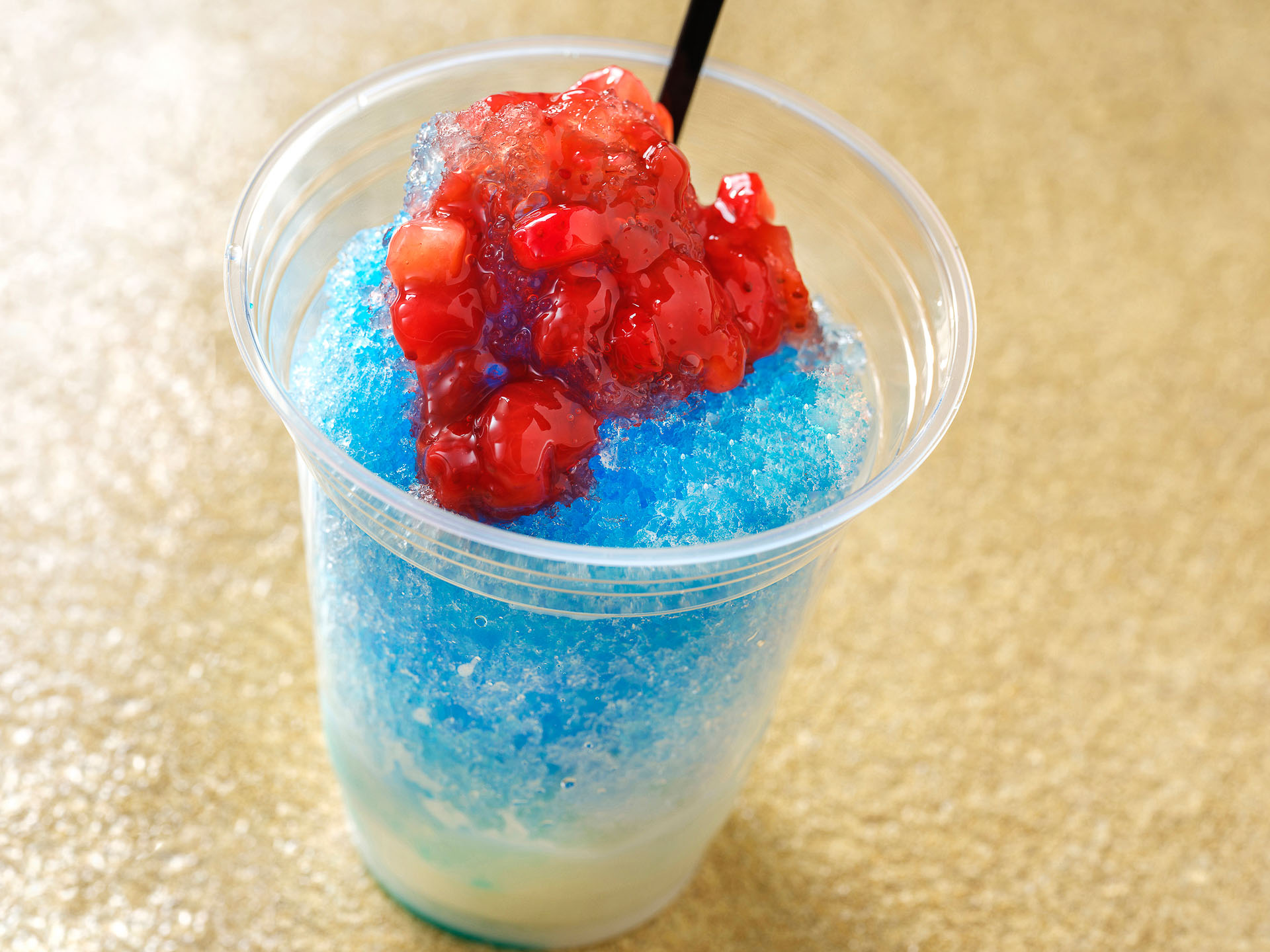 「シェイブアイス（ラッシー＆ストロベリー）」（600円）