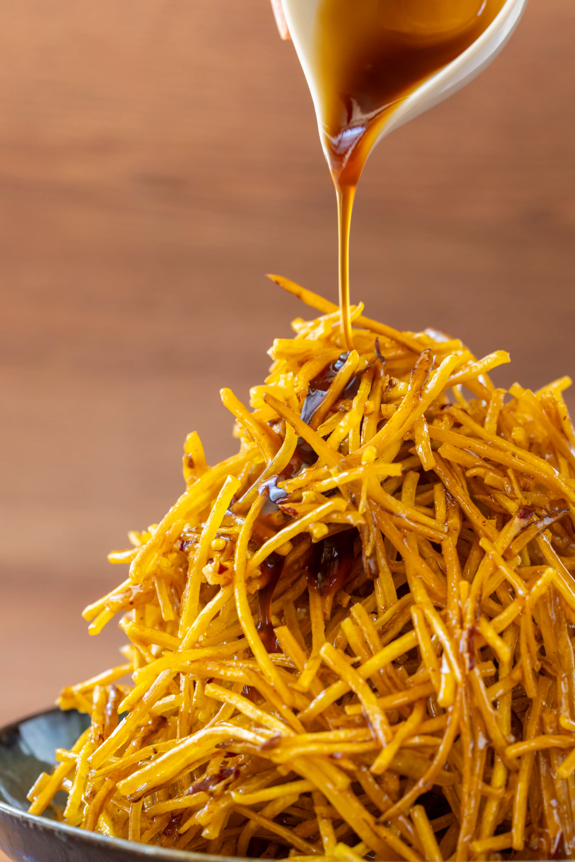 極細みたらしけんぴ。埼玉県産の芋を使った極細カリカリ食感に、こだわりのみたらしソースが絡む