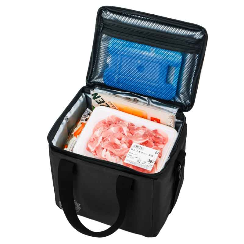 約10Lの大容量で、夏の買い物やレジャーにもお勧めという