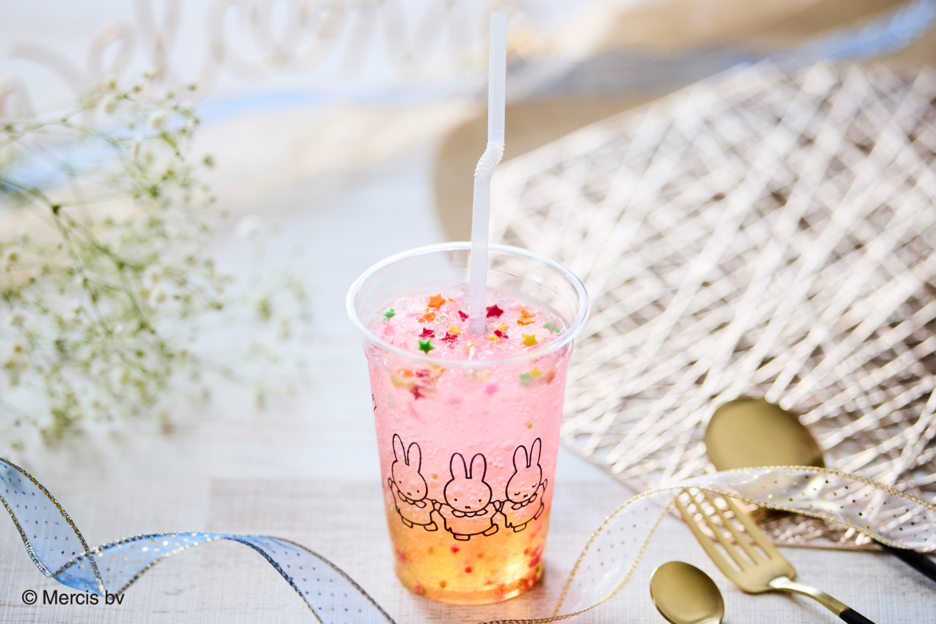 「ミッフィーのセレブレーションソーダ」（700円）