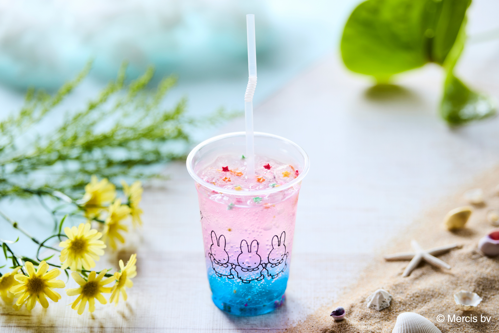 「ミッフィーのきらきら青空ソーダ」（700円）