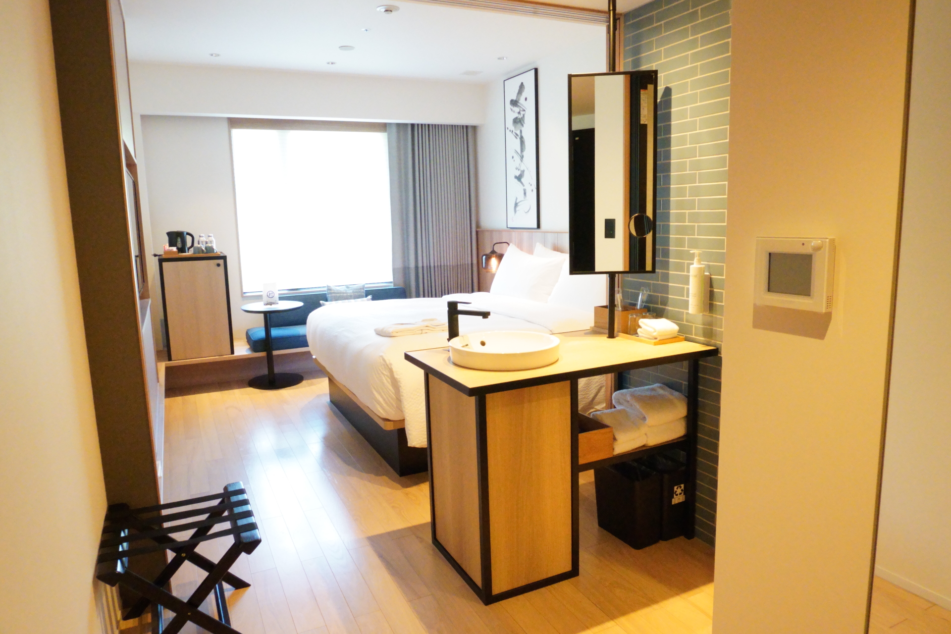 キングルーム（25m<span class="em sup">2</span>、ベッド幅180cm×1台）