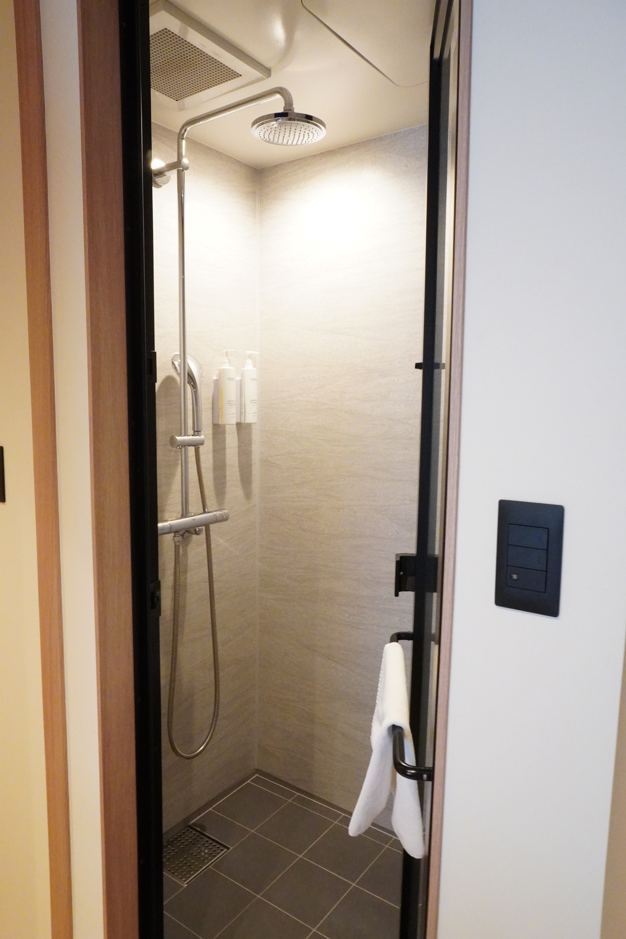 シャワー（湯船はなし）