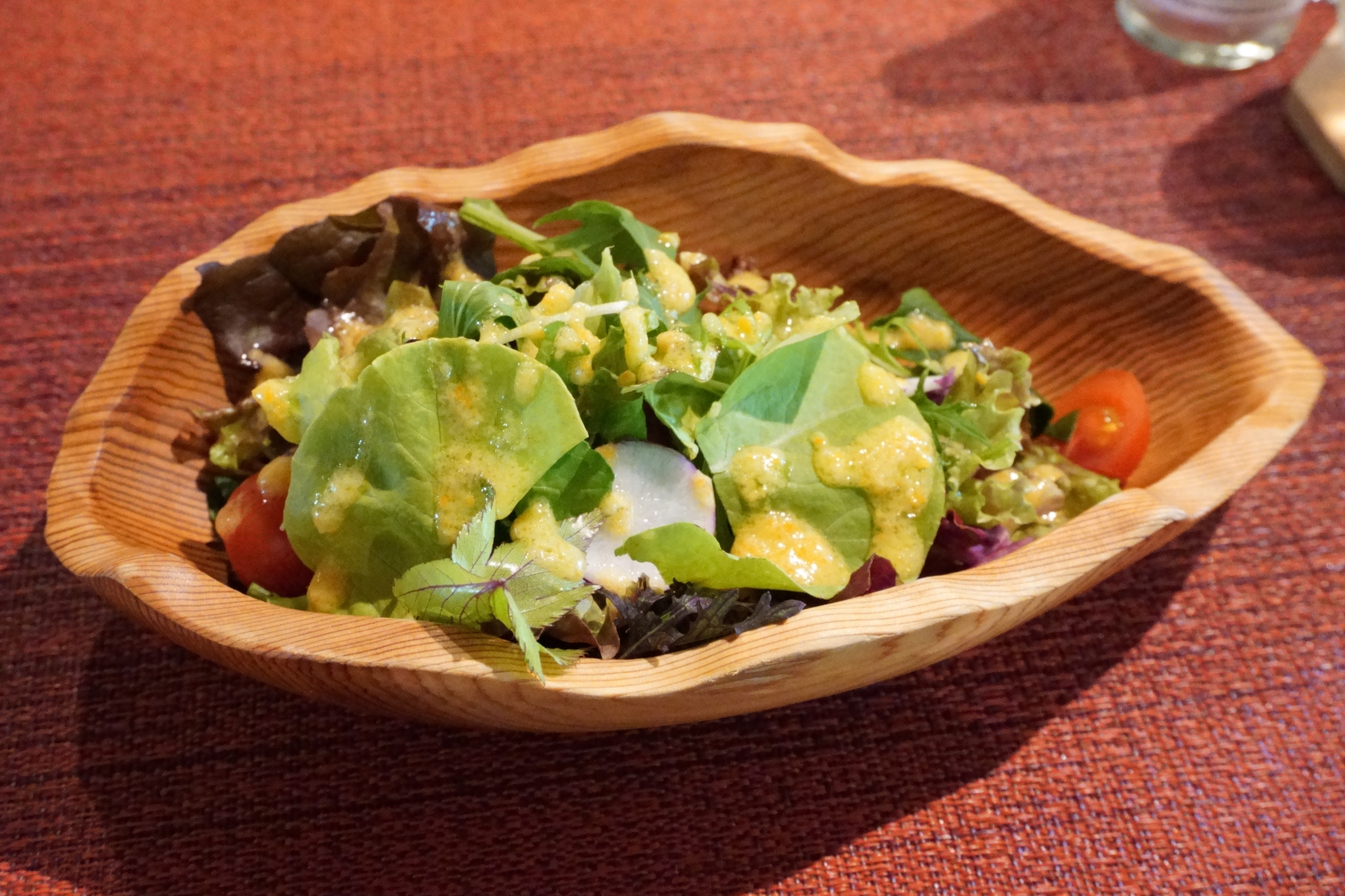 採れたて野菜のミックスサラダ