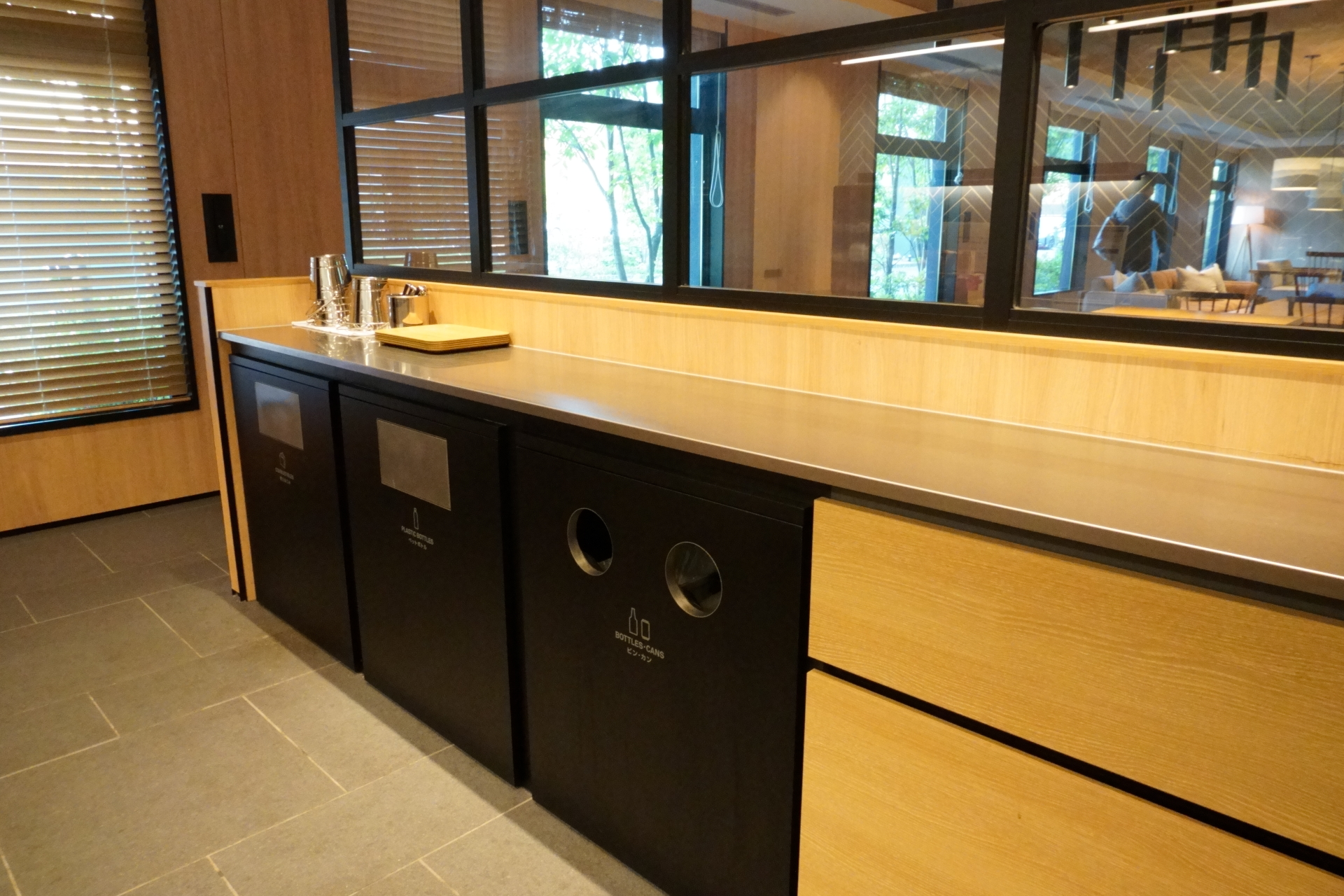 共用スペース（コミュニティカウンター、カフェコーナー）