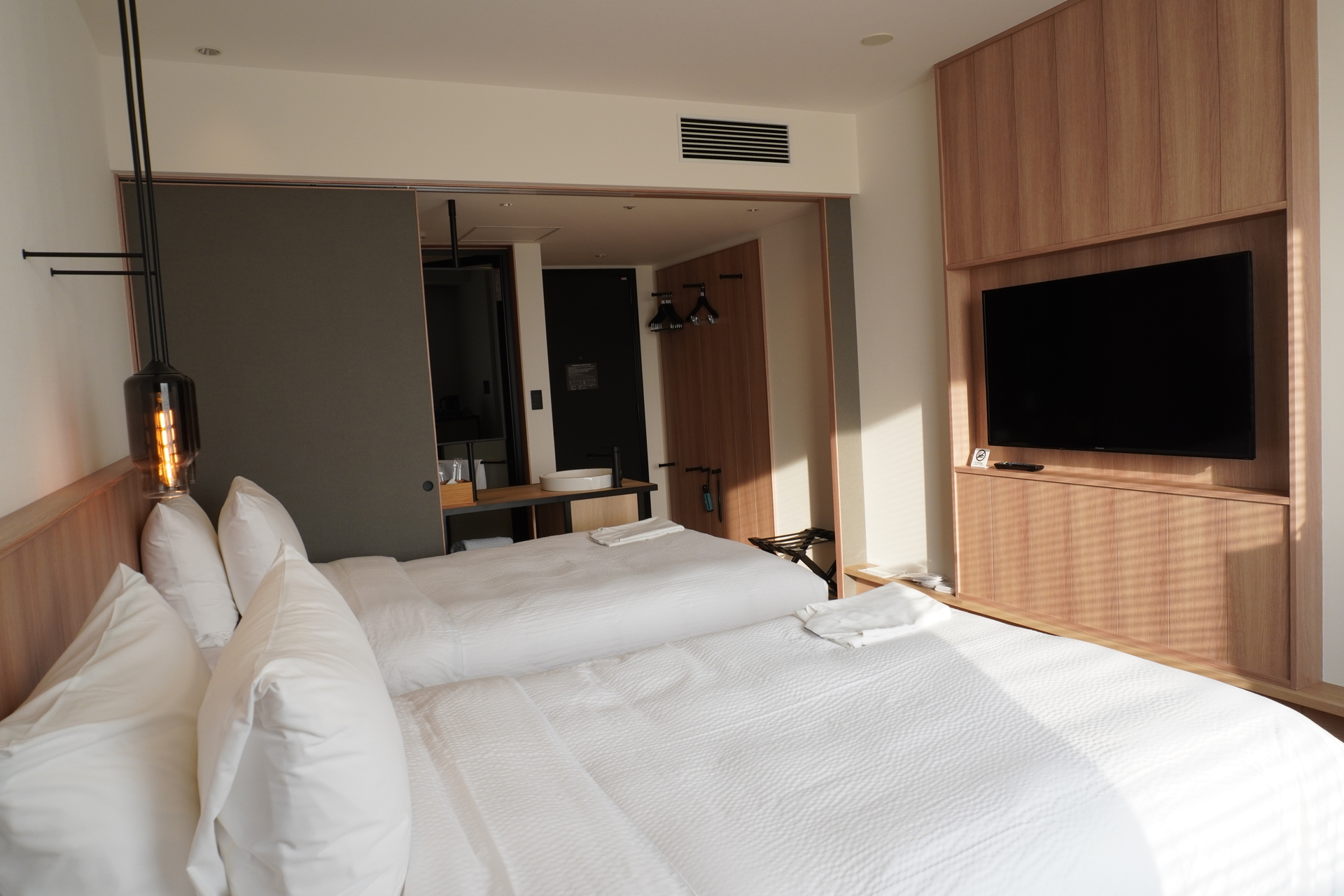 部屋と水回りは引き戸で区切ることができる