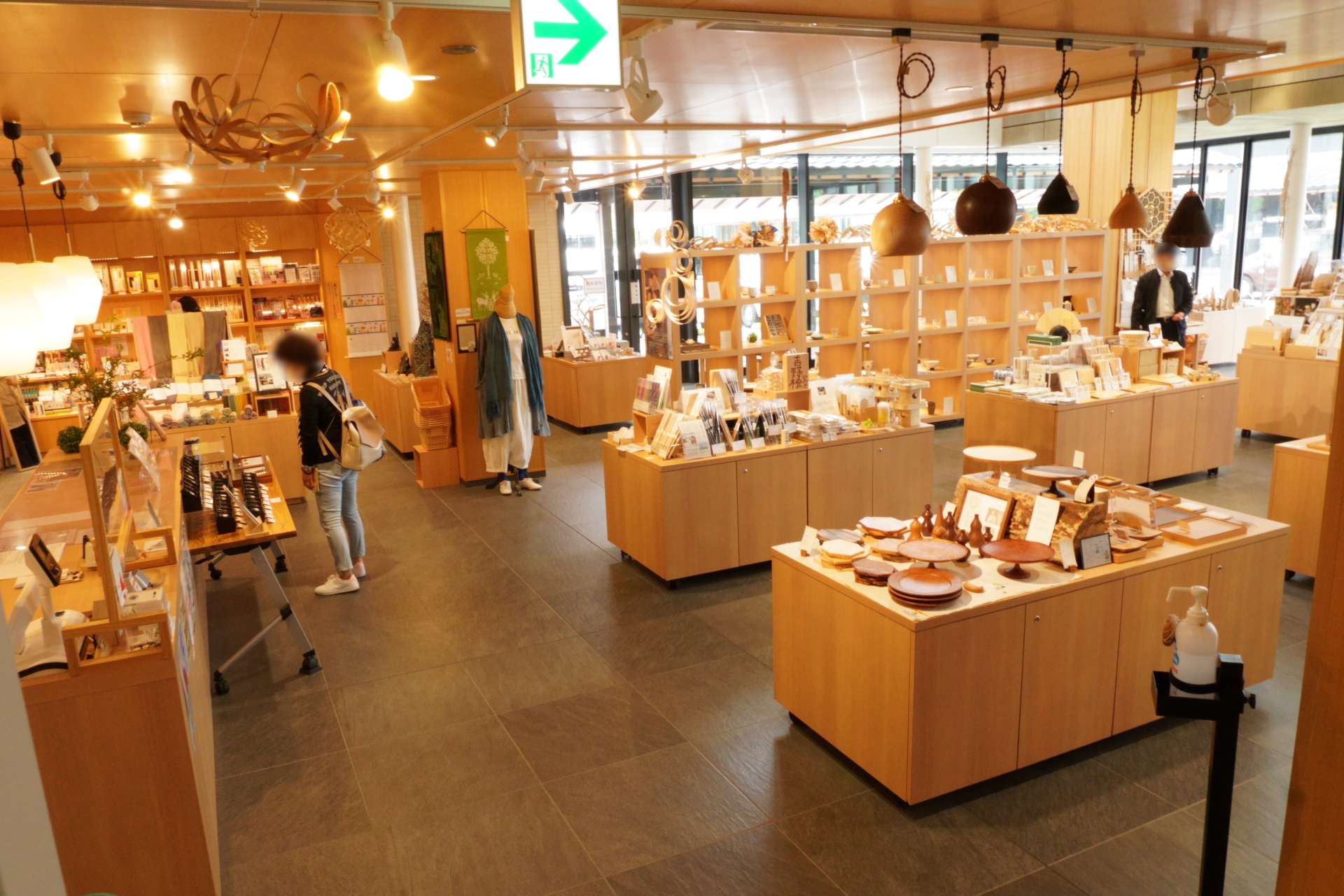 交流にぎわい棟・文化村工芸品館