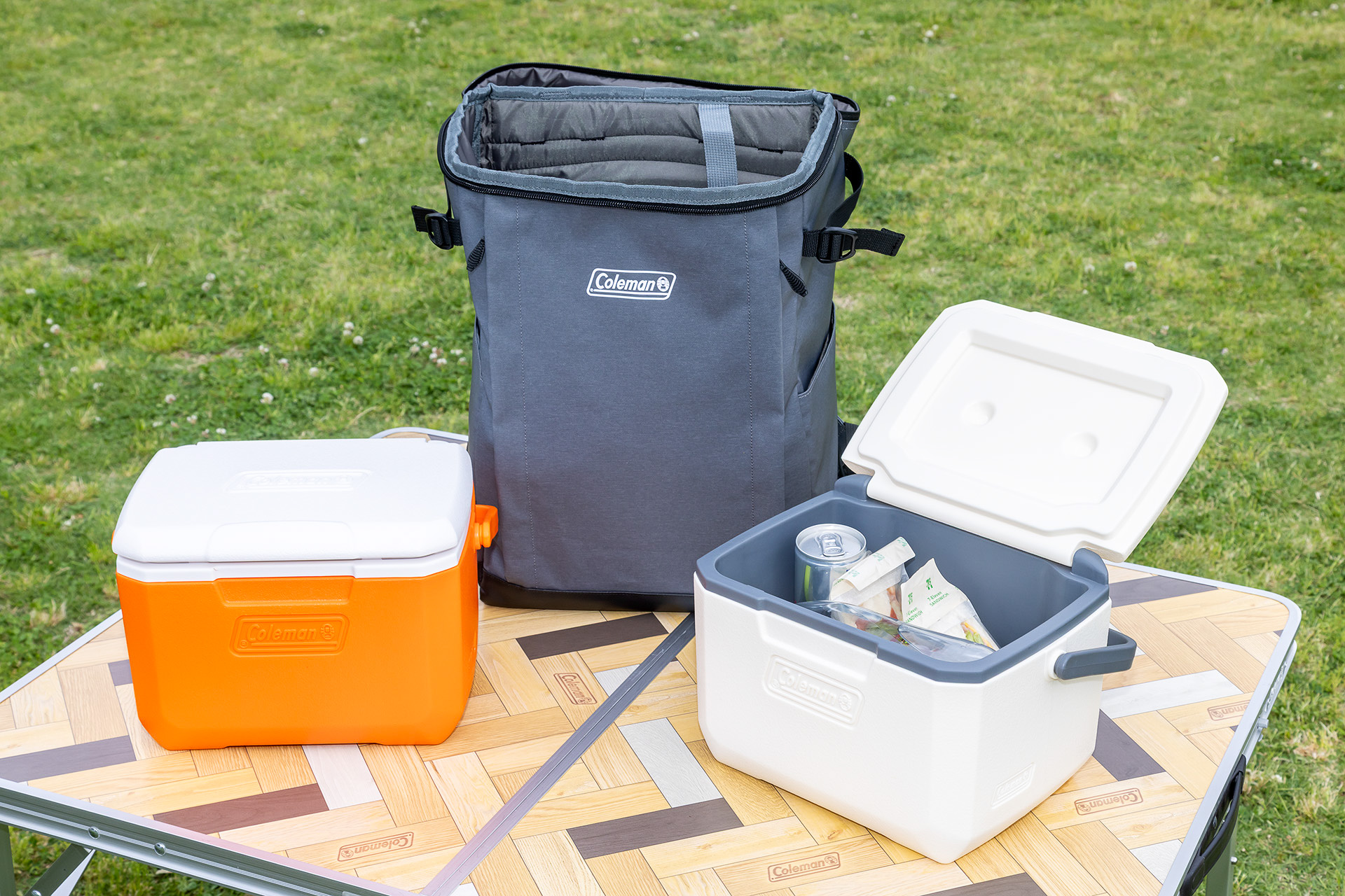 同社のボックス型バックパック「シールド30」にピッタリ収まるサイズ。2個収納することも可能