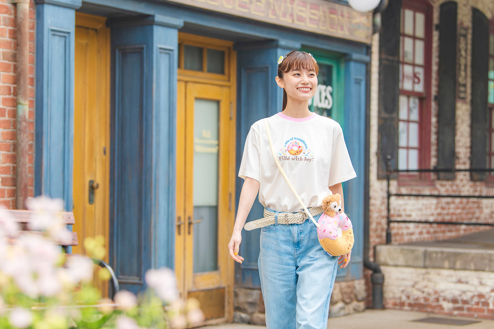 ダッフィー新グッズは「ドーナツ」がキーワード。Tシャツに
