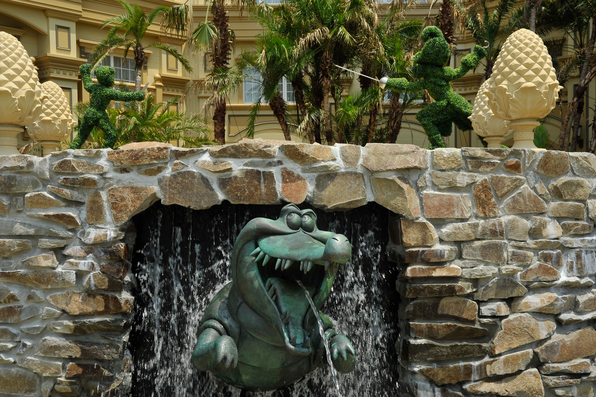 チクタクワニの噴水の上をよく見ると……