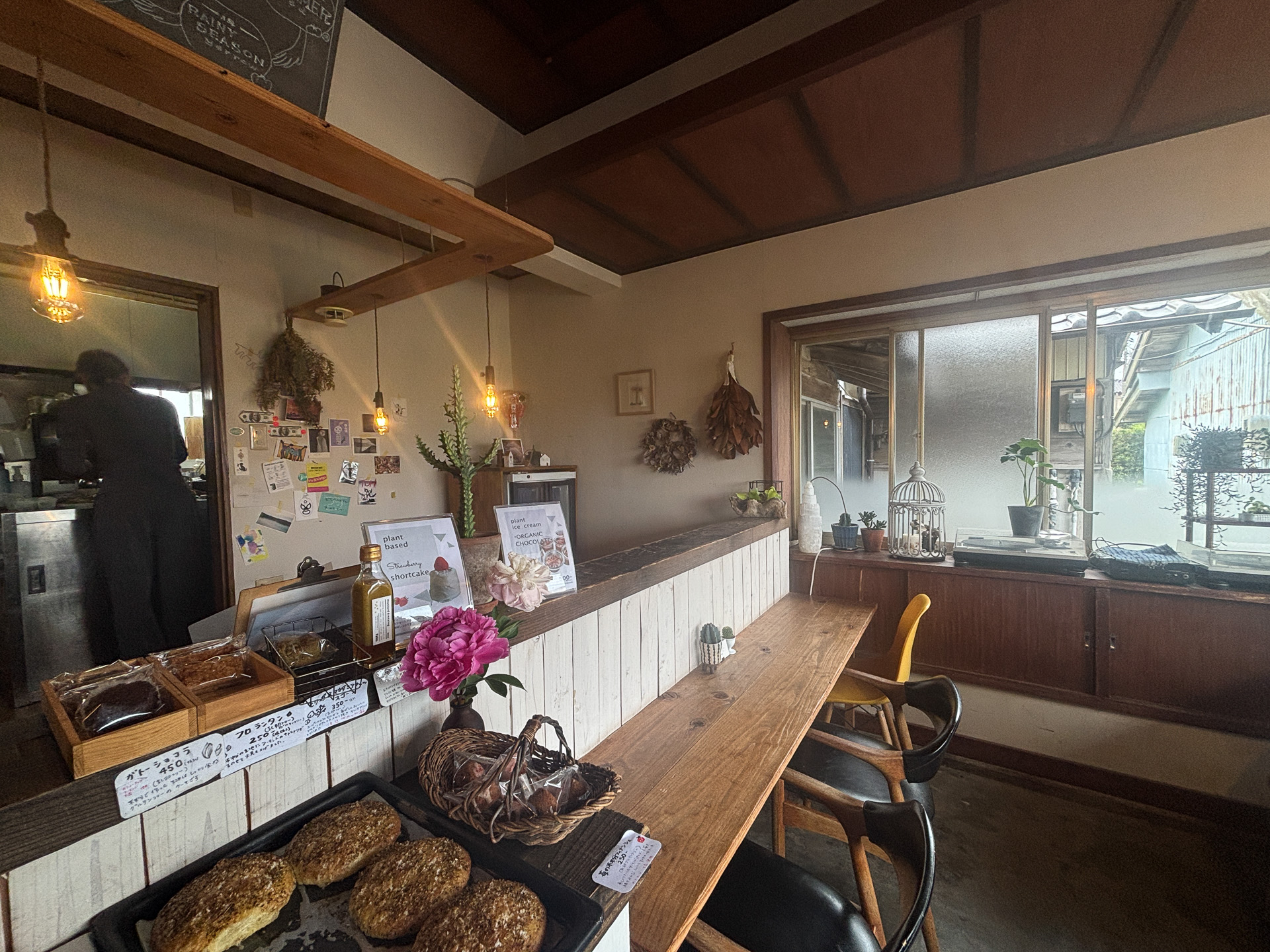 パンの販売やテイクアウトもあり