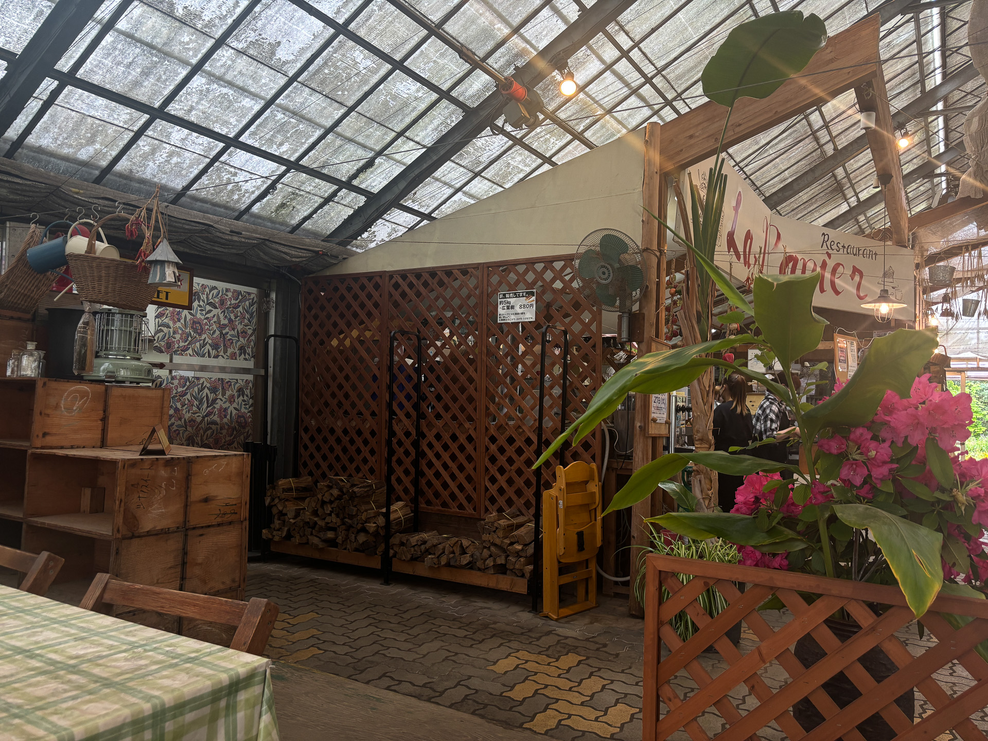 併設のカフェレストラン