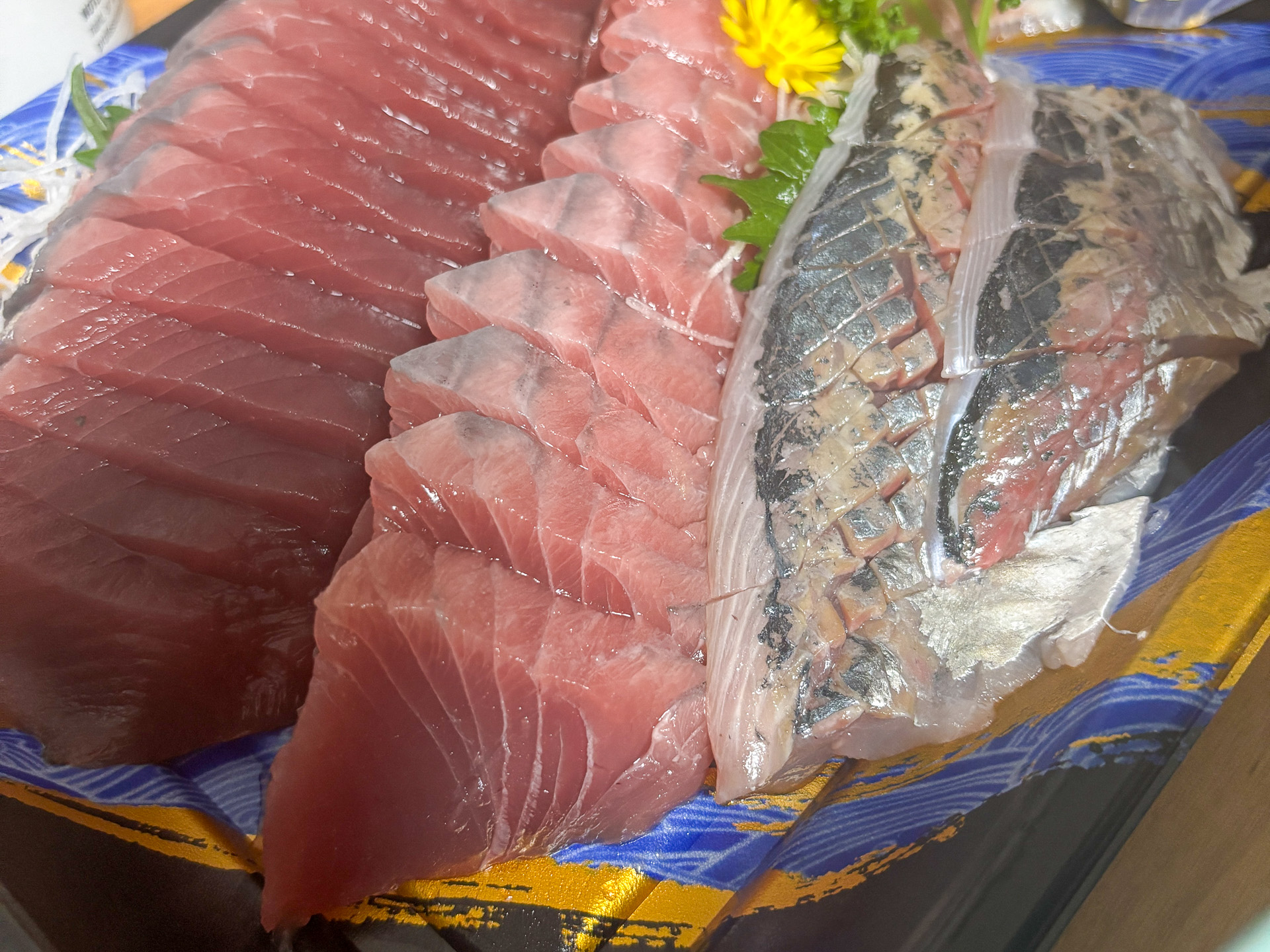 黄金アジとカツオのお刺身