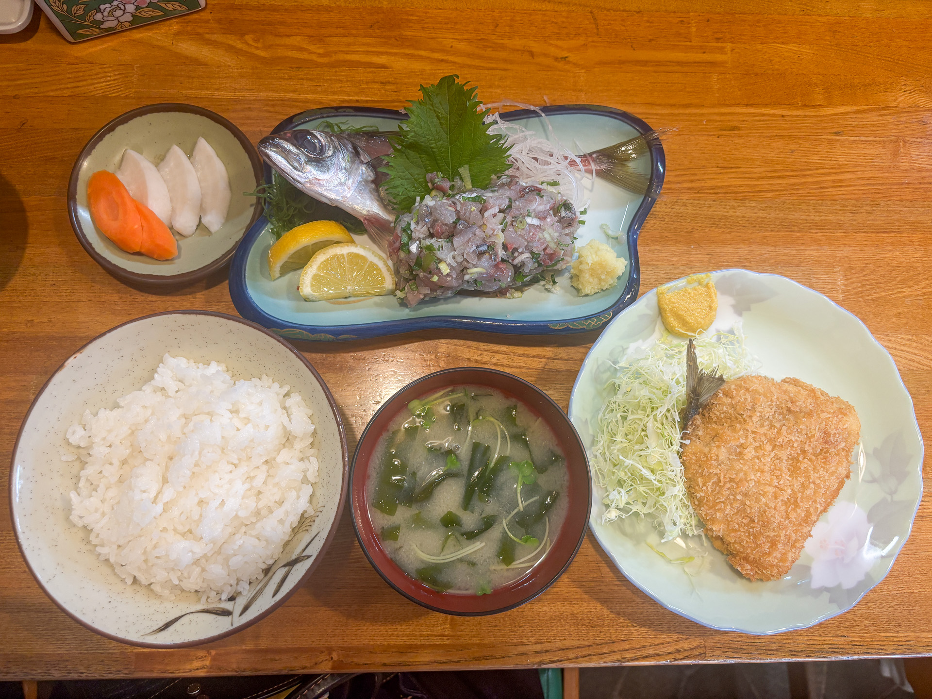 アジたたき定食とアジフライ