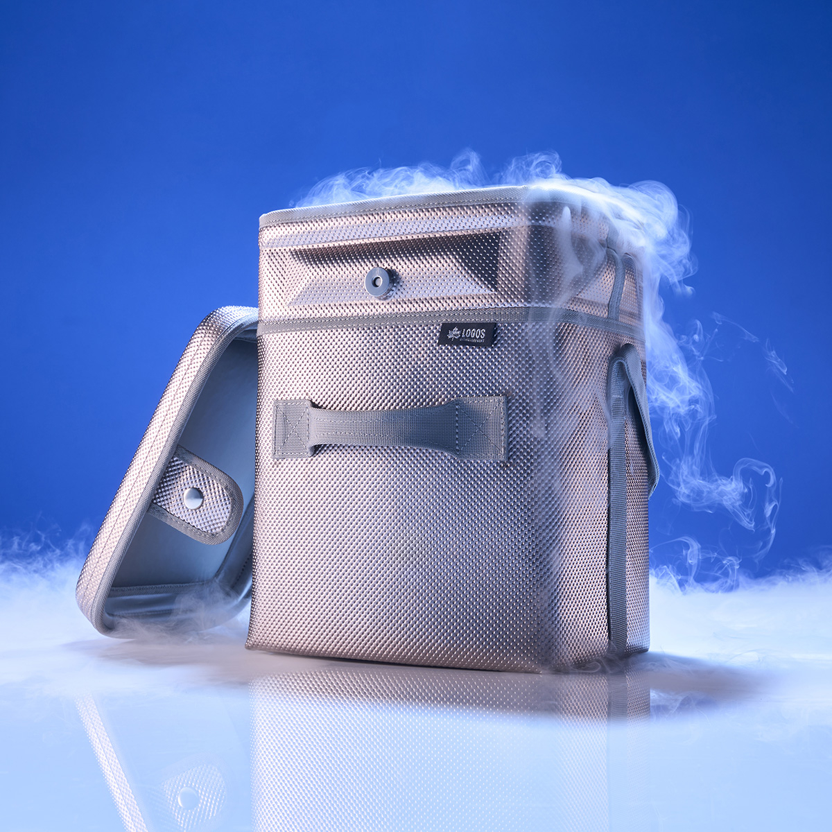 500mLペットボトル6本を立てて収納できる「ハイパー氷点下クーラー・スリップリッドTALL」