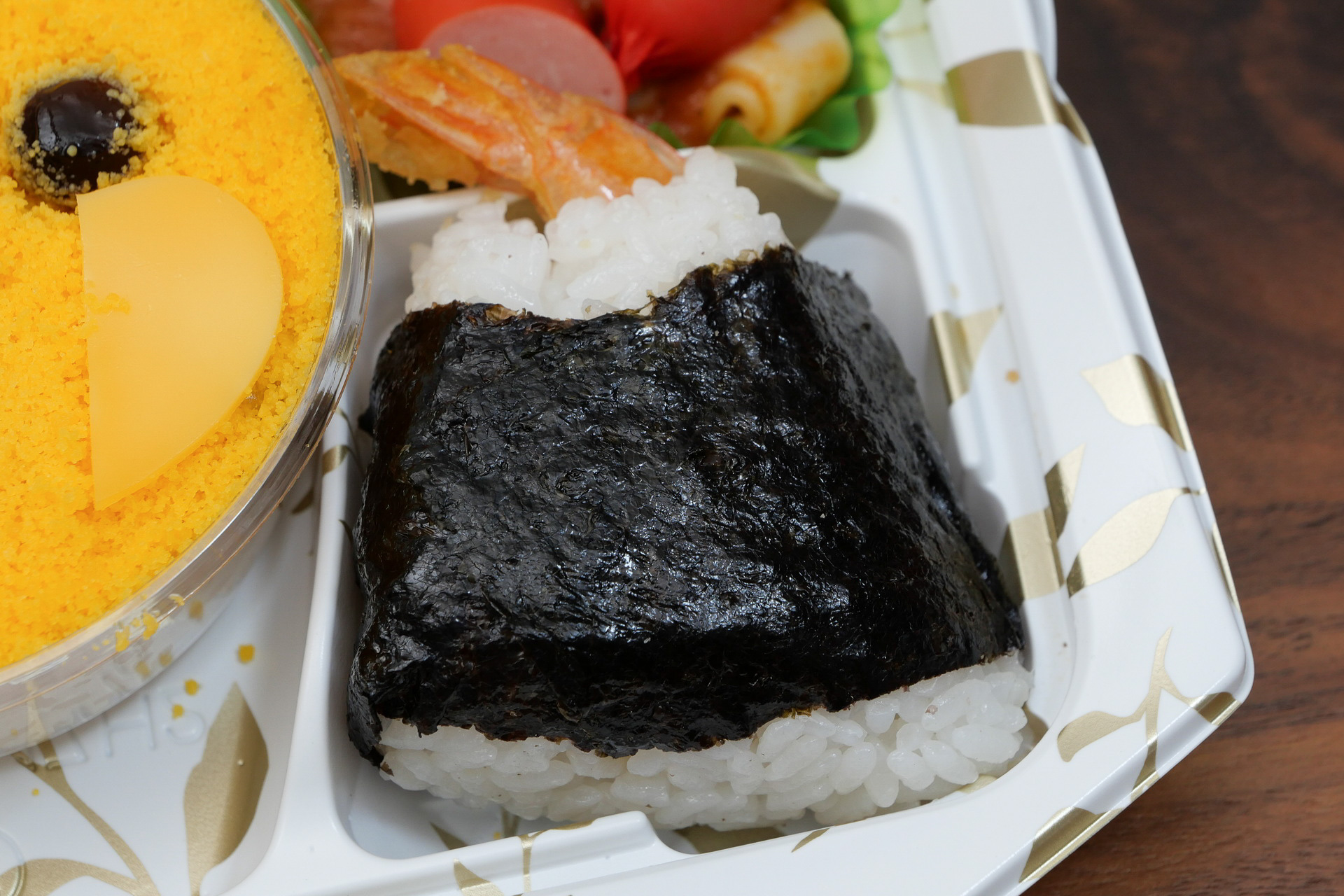 右下には天むす。こちらは大人の味わい