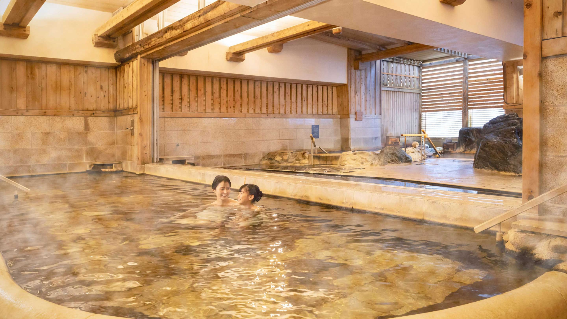 大浴場や露天風呂など館内湯めぐりが楽しめる