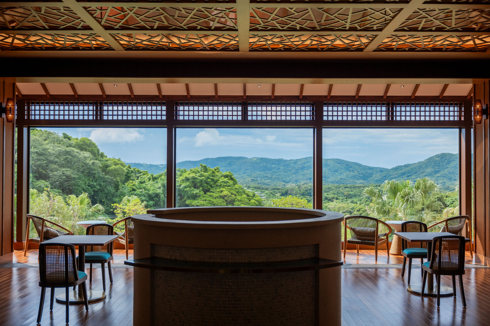 スパにあるレストラン「トロピカルオアシス」