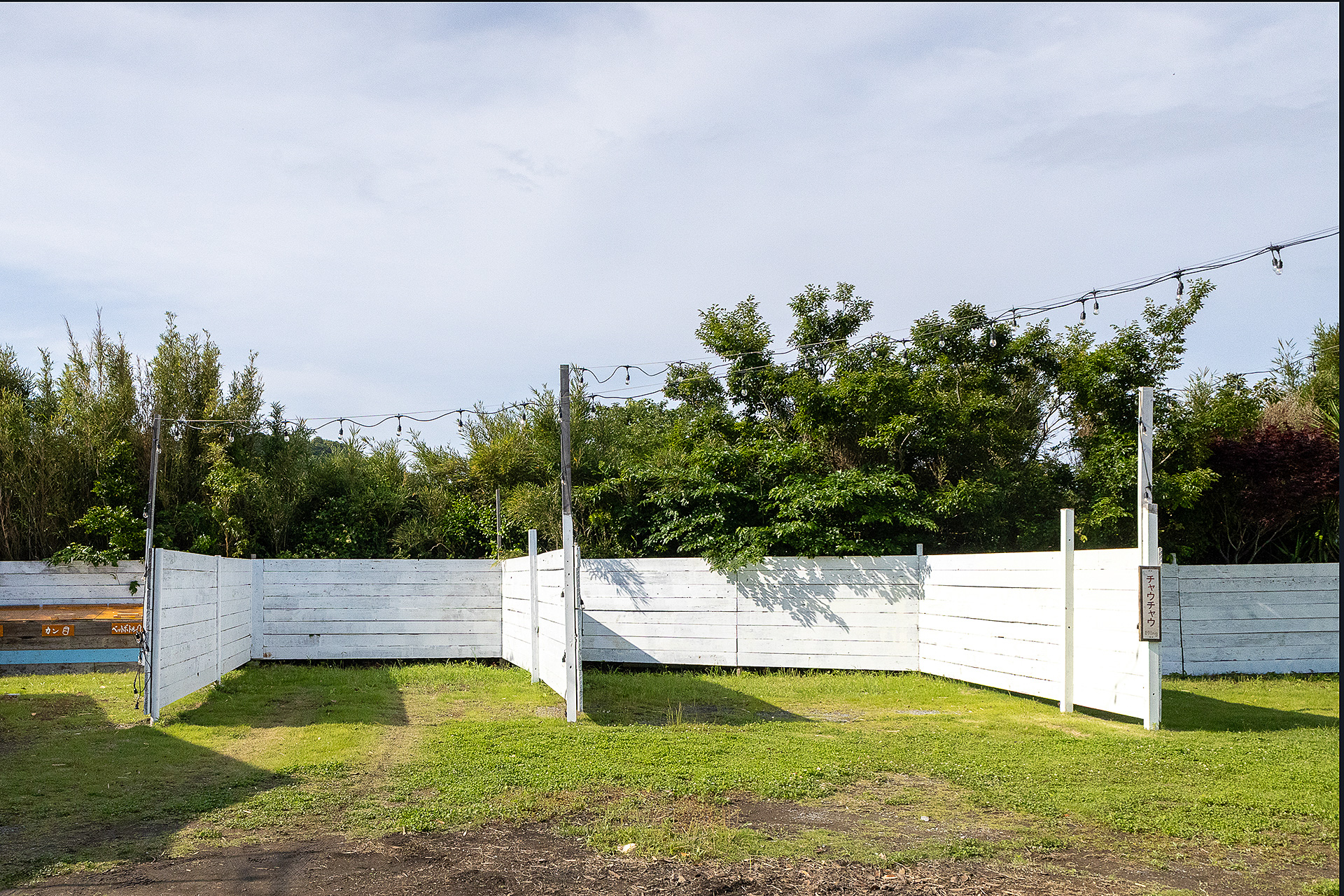 同時刻のチャウチャウとダルメシアンサイト。日に対して横向きのサイトなので影はこのような感じだ