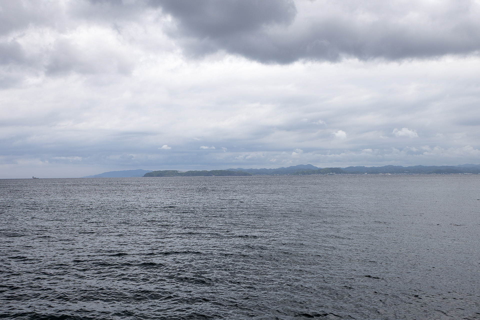 海の向こうに見えるのは三浦半島