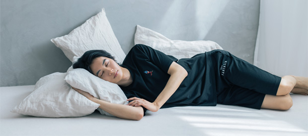 疲労回復ウェア「Recoverypro Lab.」シリーズ。旅行先のホテルや機内でのリラックスタイムにも使えそう