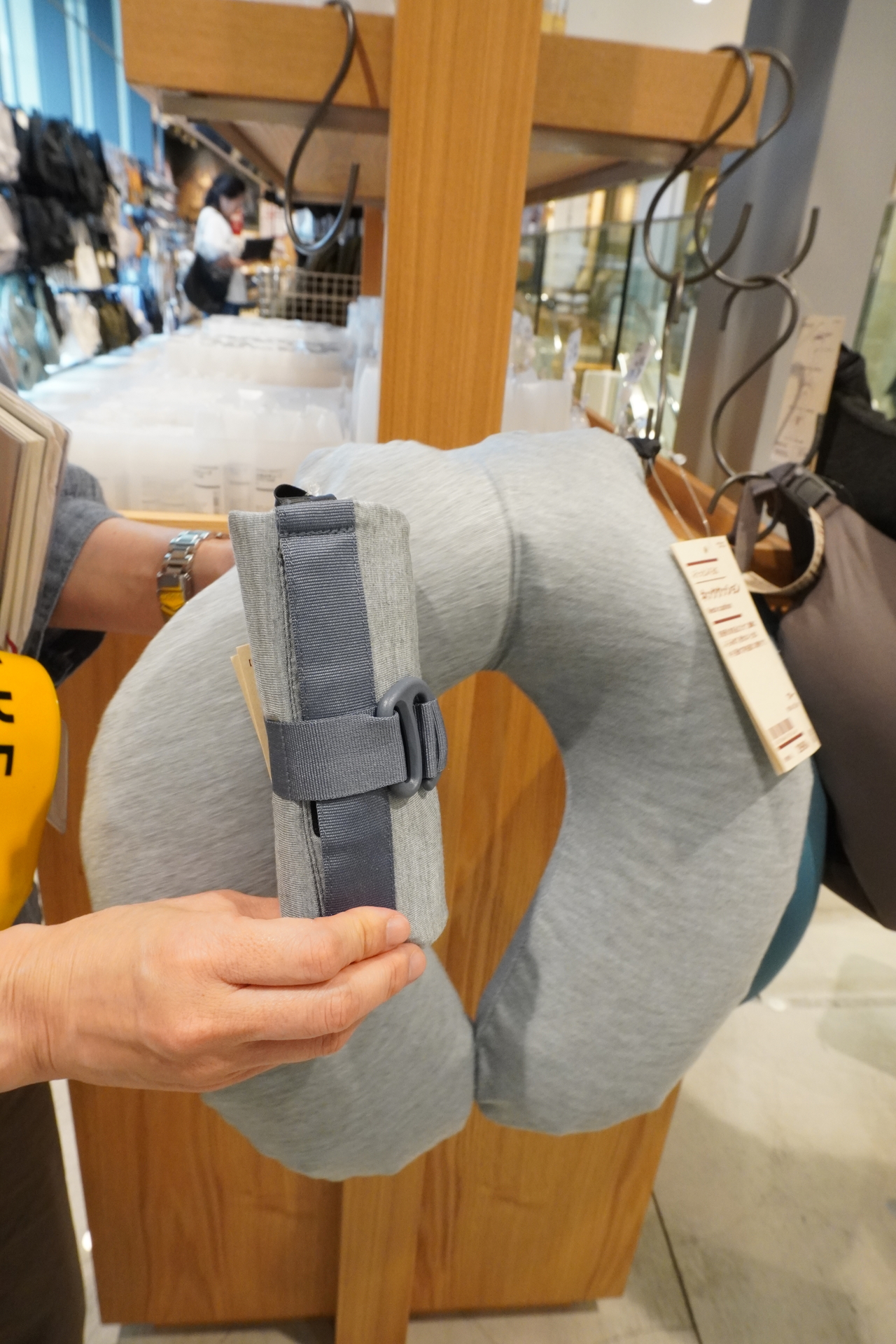 ふくらませた状態と折りたたんだ状態