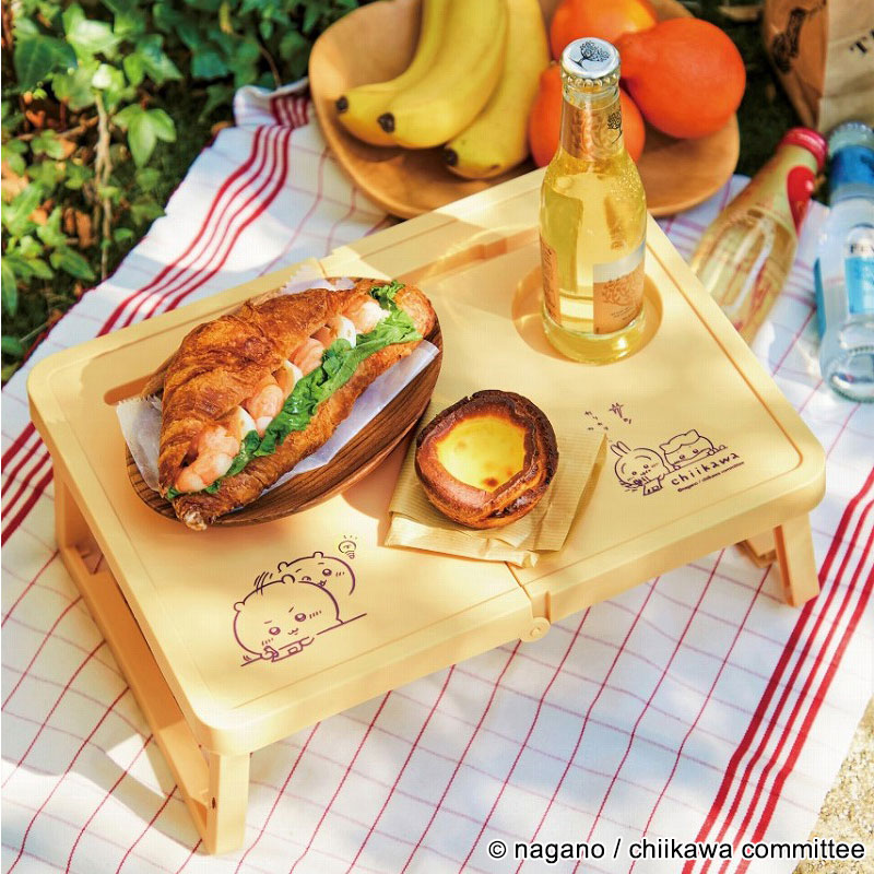 宝島社「ちいかわ折りたたみテーブル BOOK」の予約注文スタート