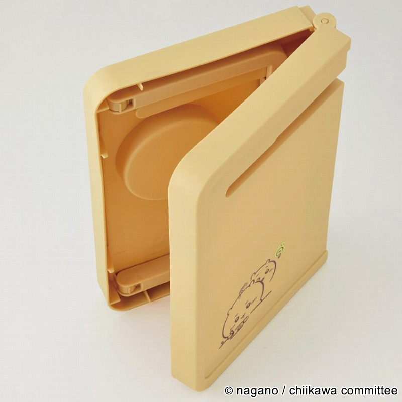 天板と脚をコンパクト折りたためて持ち運びもラク