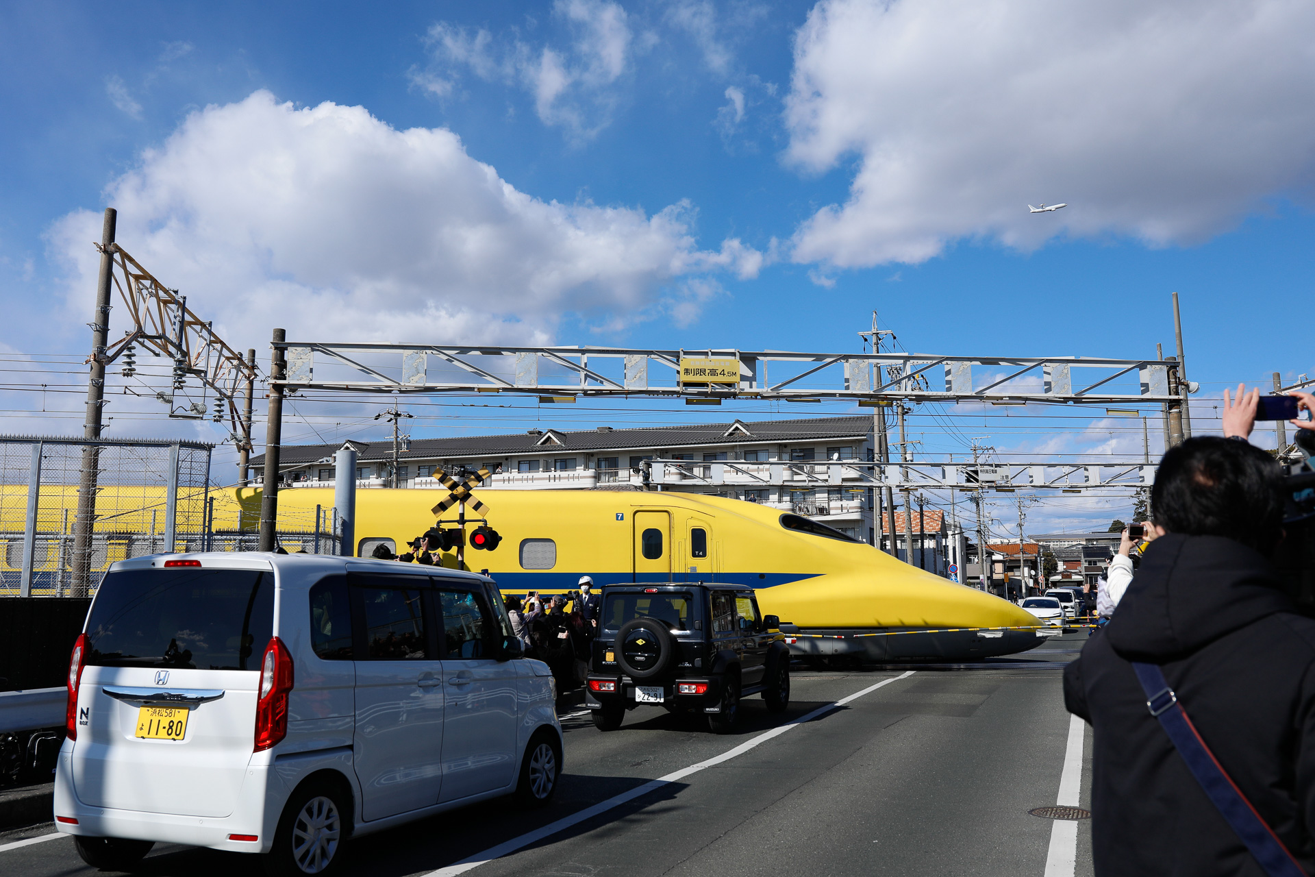 2月20日に行なわれた廃車回送で、浜松工場の敷地に入っていくT4編成