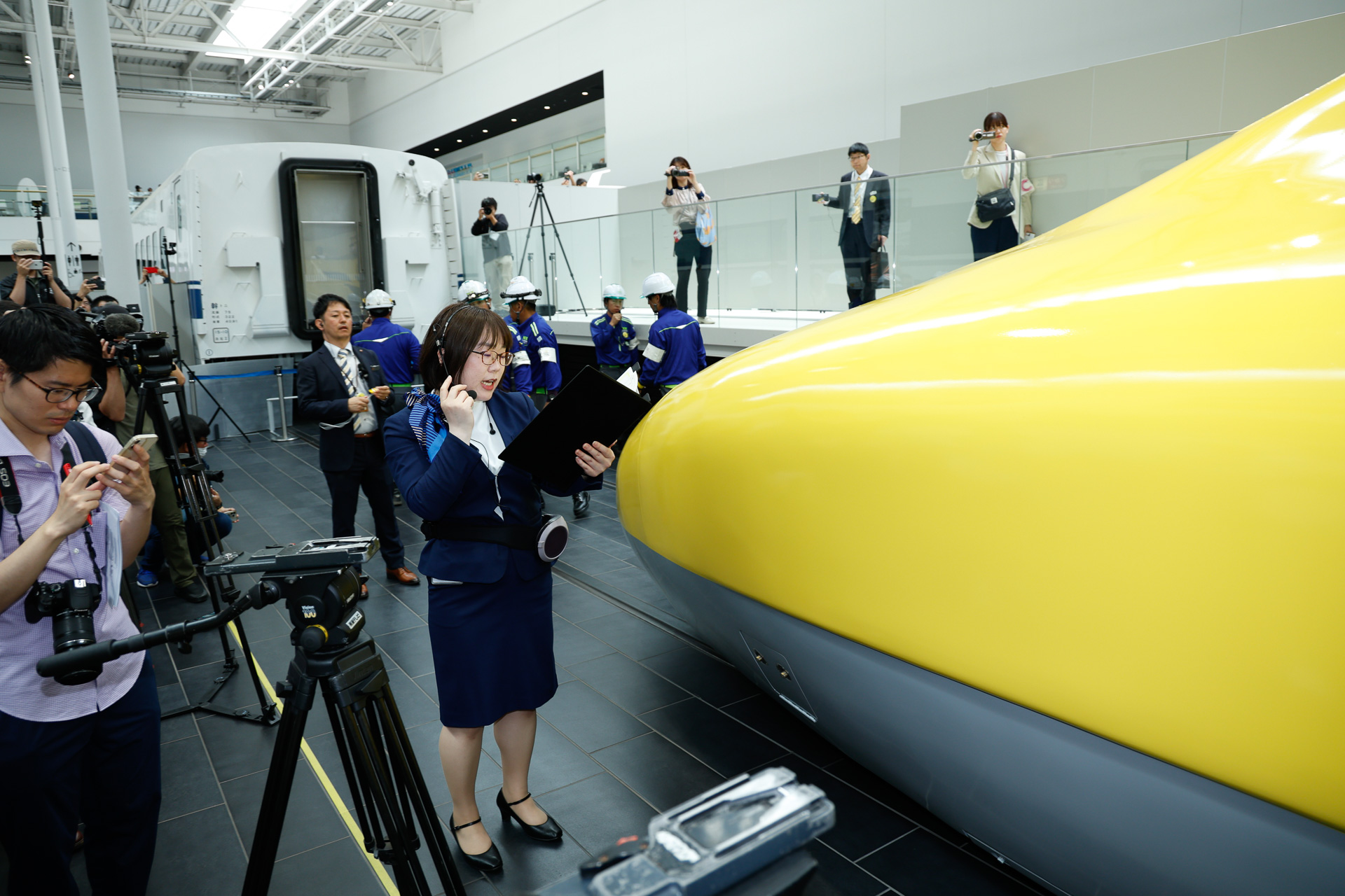 無事に最終的な展示位置まで到着。