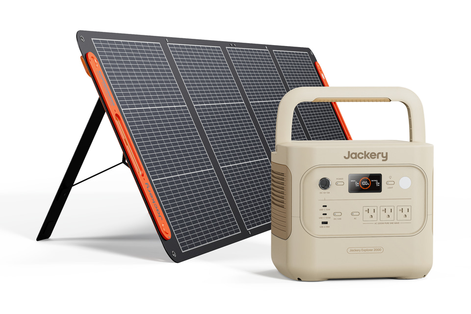 Jackery、大容量2042Whポータブル電源の新色「サンドゴールド