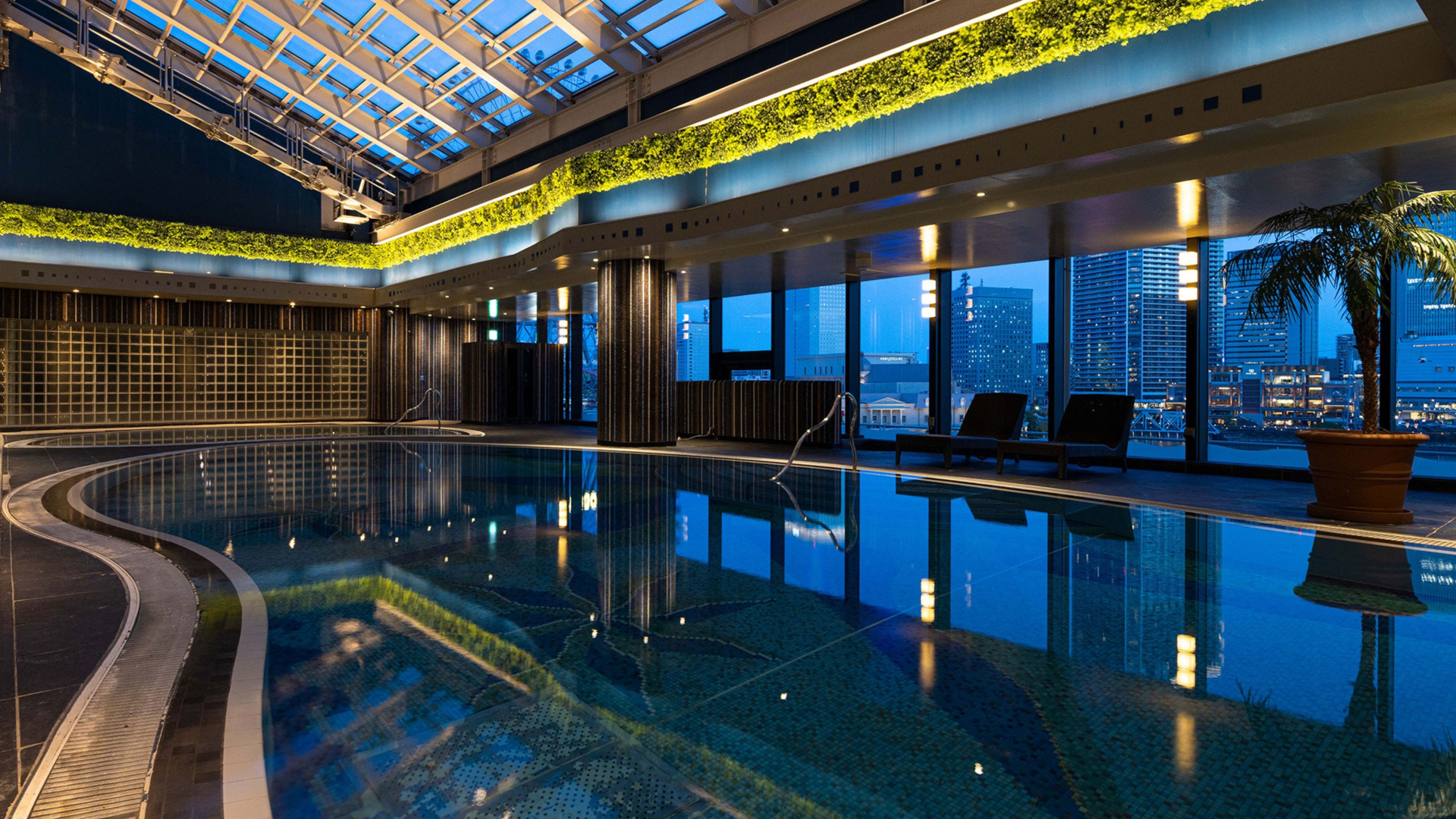 プールエリア「Blue Oasis」も別途料金で利用可能