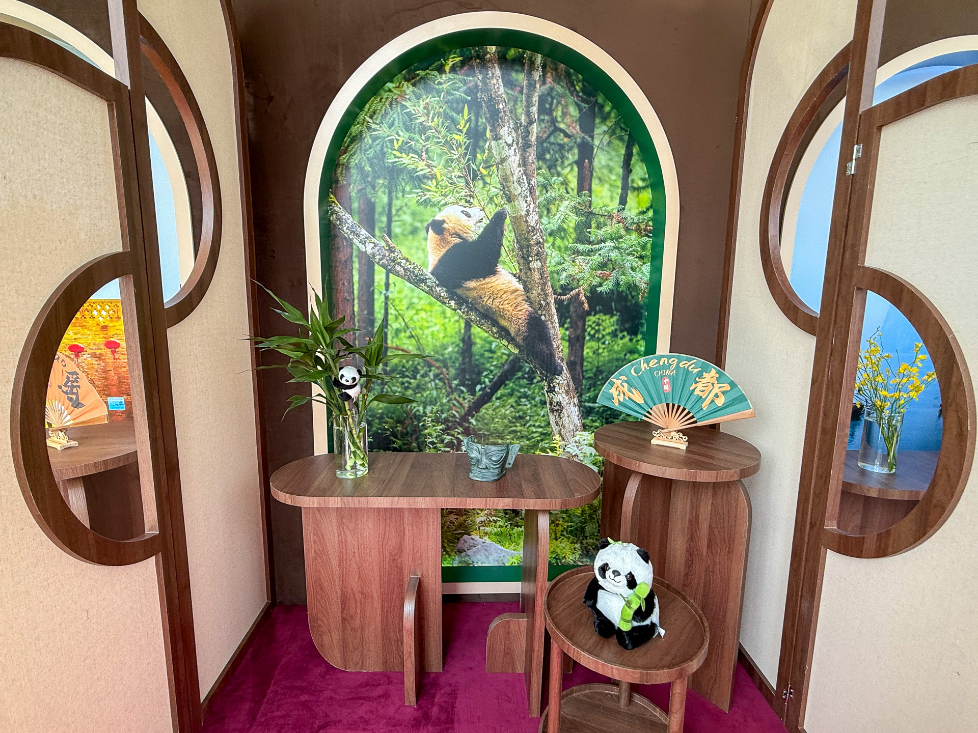 中国各地の観光地の紹介も