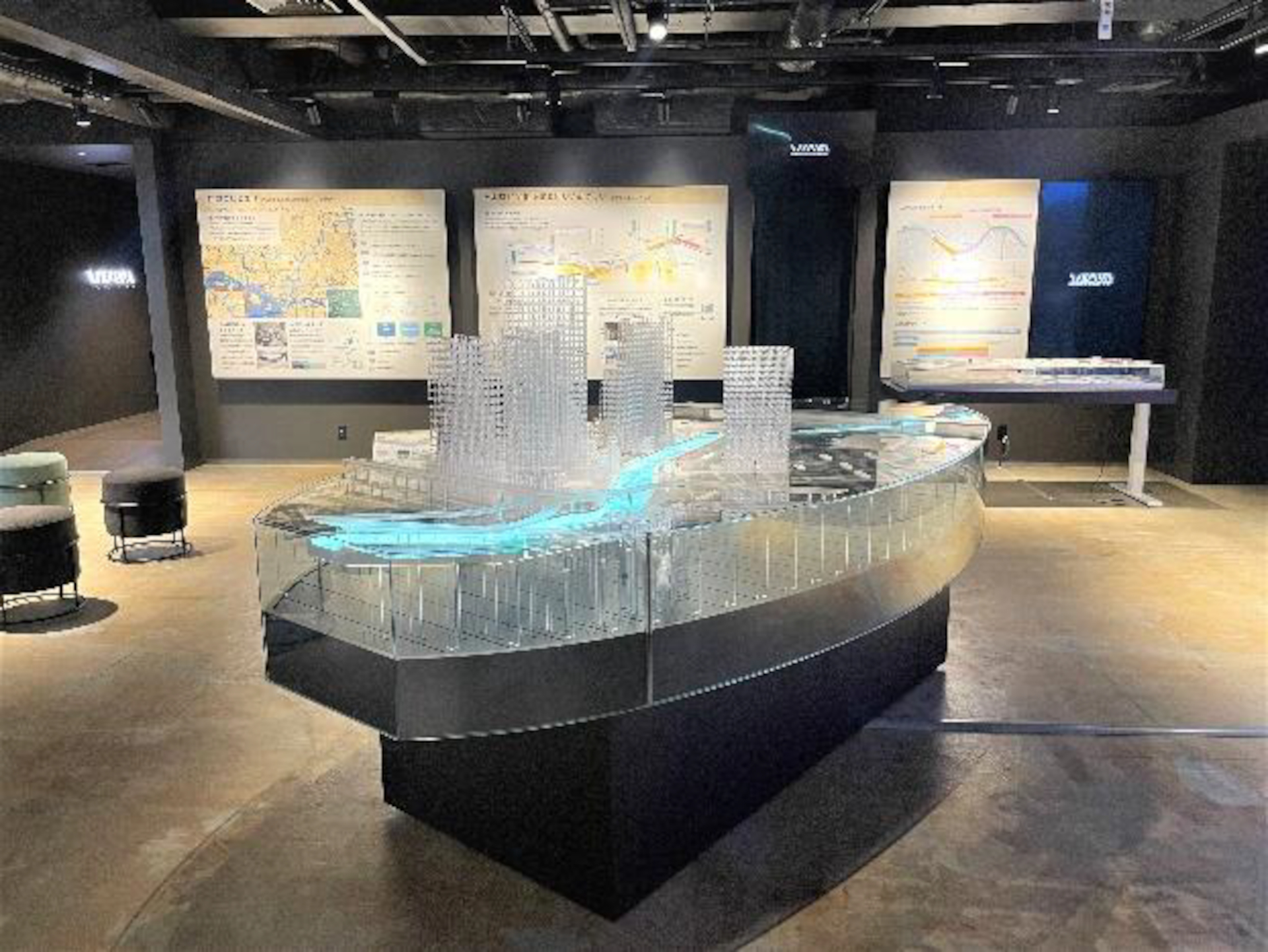 街づくりのプレゼンテーション拠点施設「VISTA」は、首都高速道路、東京建物、東急不動産、三井不動産が運営。日本橋リバーウォークが目指す未来や特徴を、映像・模型で紹介する。日本橋区間地下化の概要や日本橋・八重洲エリアの可能性を語るグラフィック展示も展開する