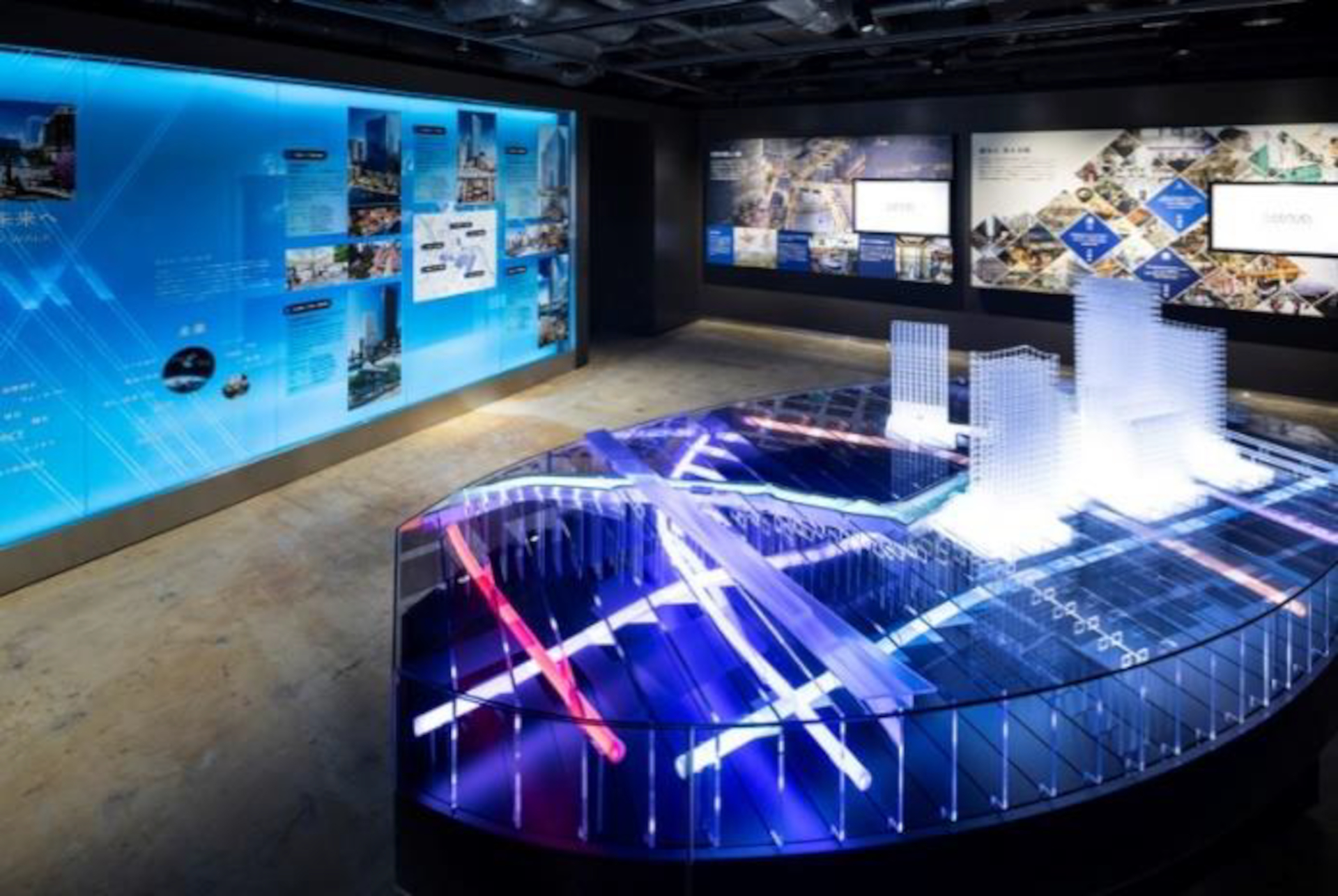 街づくりのプレゼンテーション拠点施設「VISTA」は、首都高速道路、東京建物、東急不動産、三井不動産が運営。日本橋リバーウォークが目指す未来や特徴を、映像・模型で紹介する。日本橋区間地下化の概要や日本橋・八重洲エリアの可能性を語るグラフィック展示も展開する