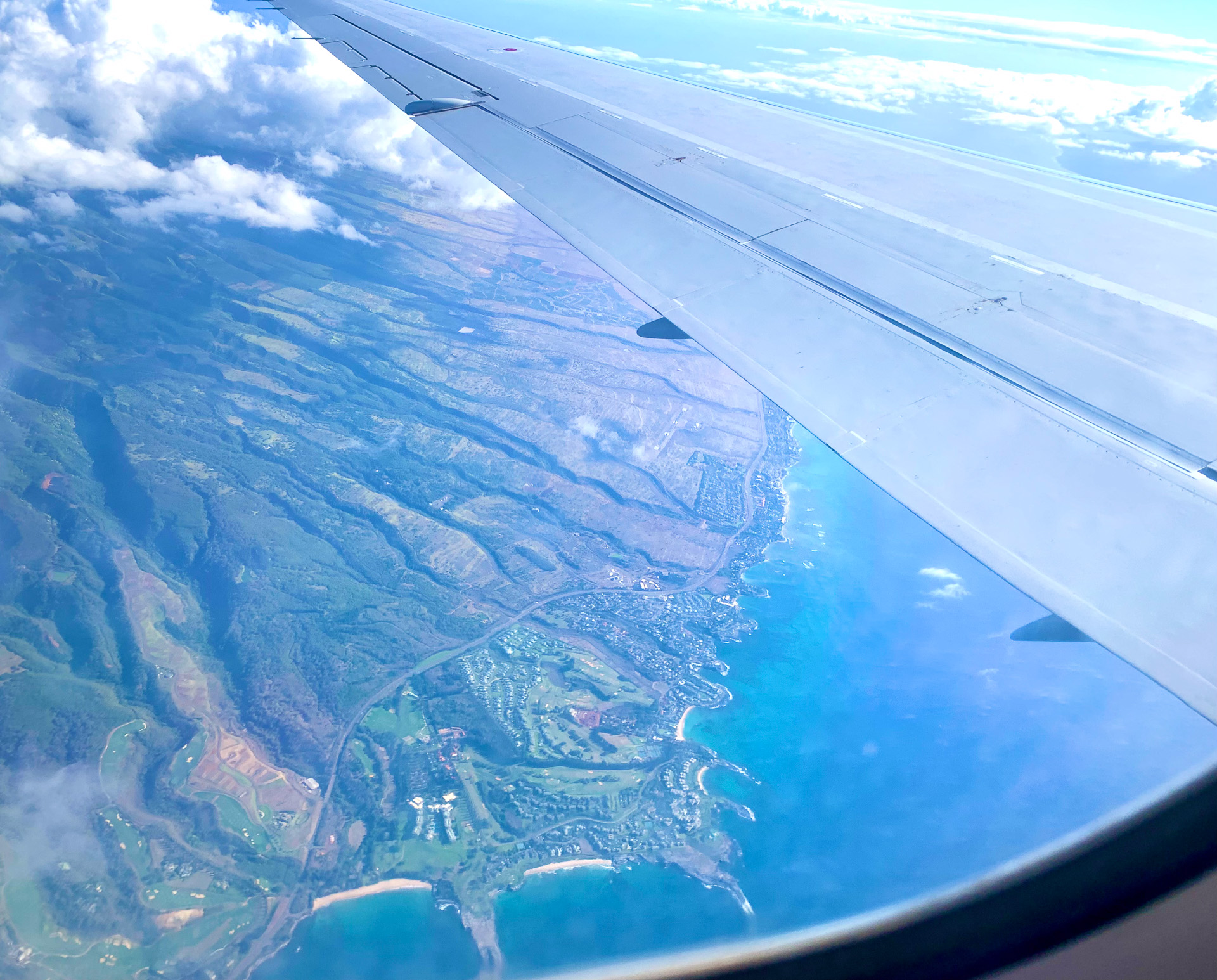 東京都の約86％の大きさで、人口約14万人の渓谷の島「マウイ島」
