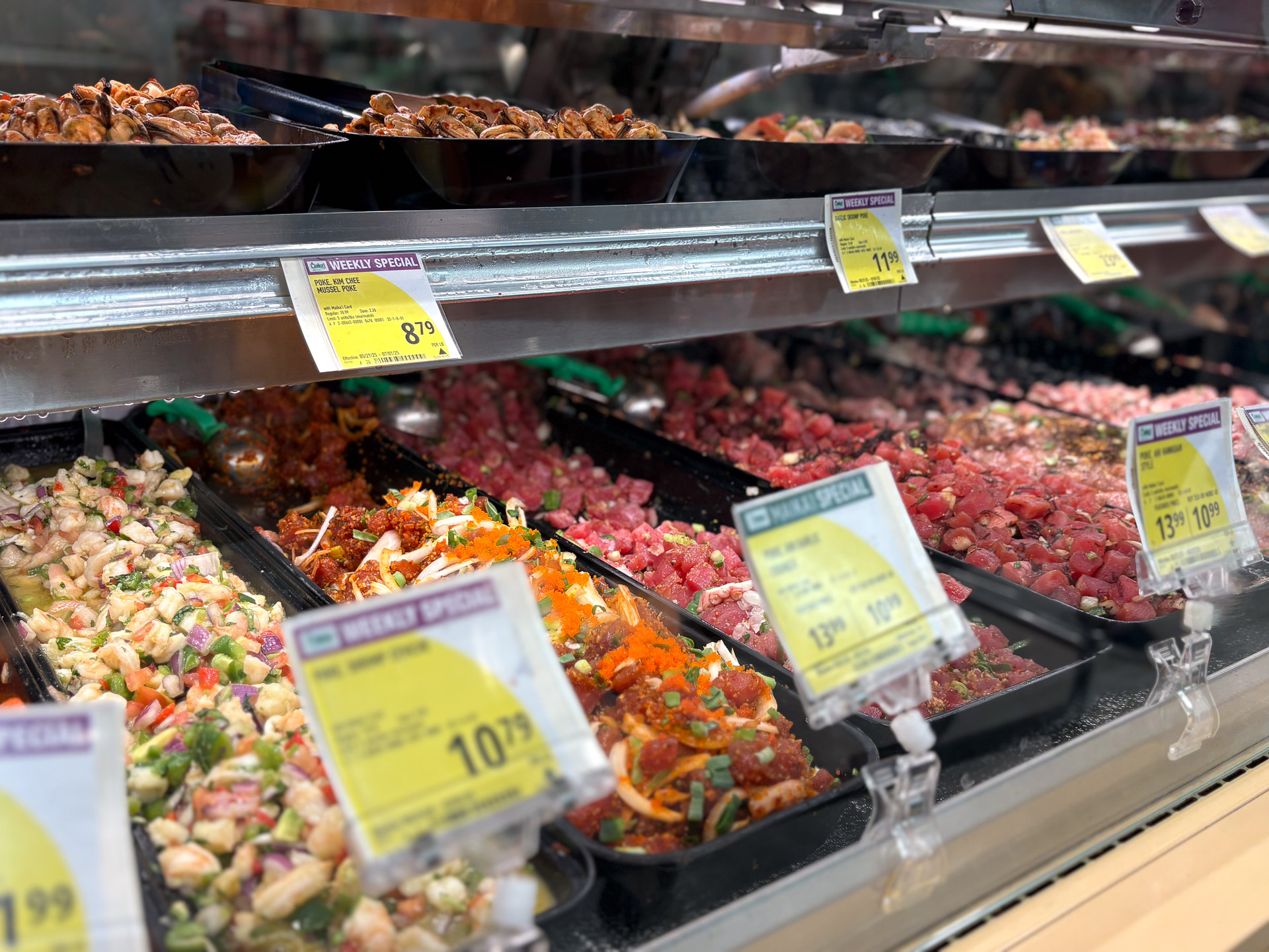 好きな種類を何パウンド購入するかを対面で伝える量り売りスタイル