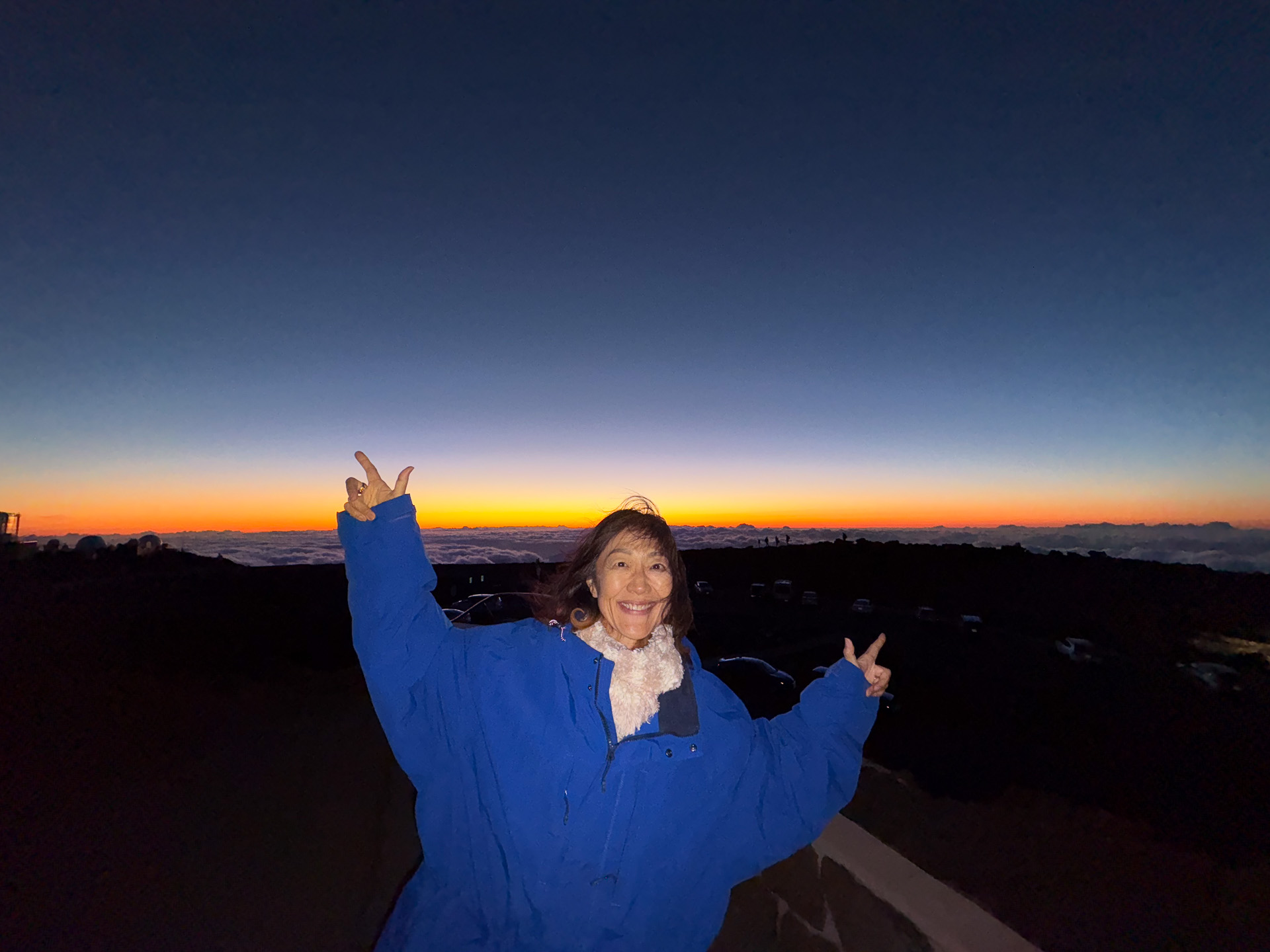 山内さんが参加者を順番に記念撮影