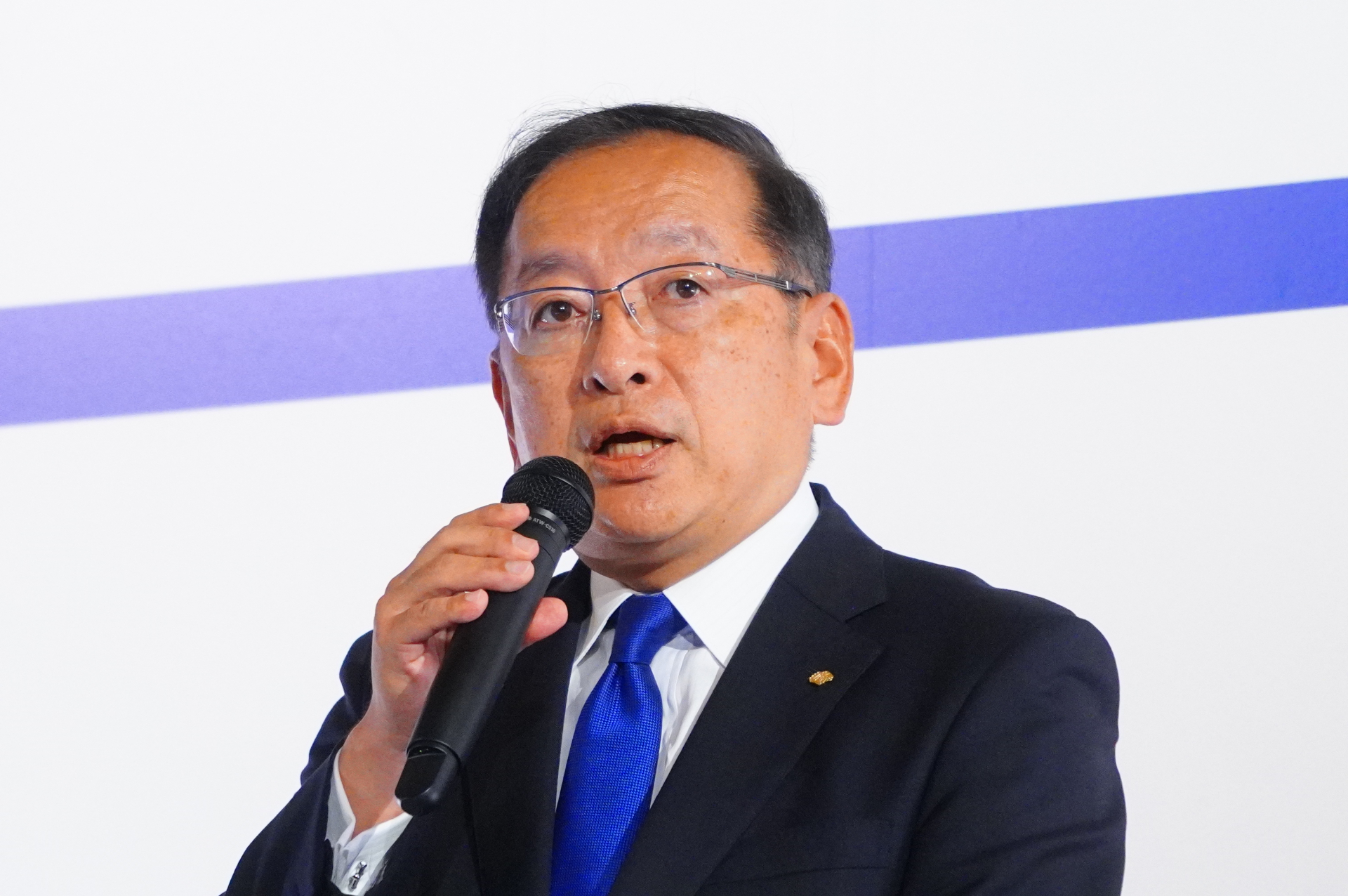 野村不動産ホールディングス株式会社 代表取締役社長 新井聡氏。「陸側は浜松町芝大門・竹芝・芝浦の3地区で連携し、東急不動産や世界貿易センタービルディングらとともに、東京の内陸とベイエリアの結節点である浜松町駅周辺エリアの活性化に取り組む」と説明。グループ本社はTOWER Sへの移転が決定している