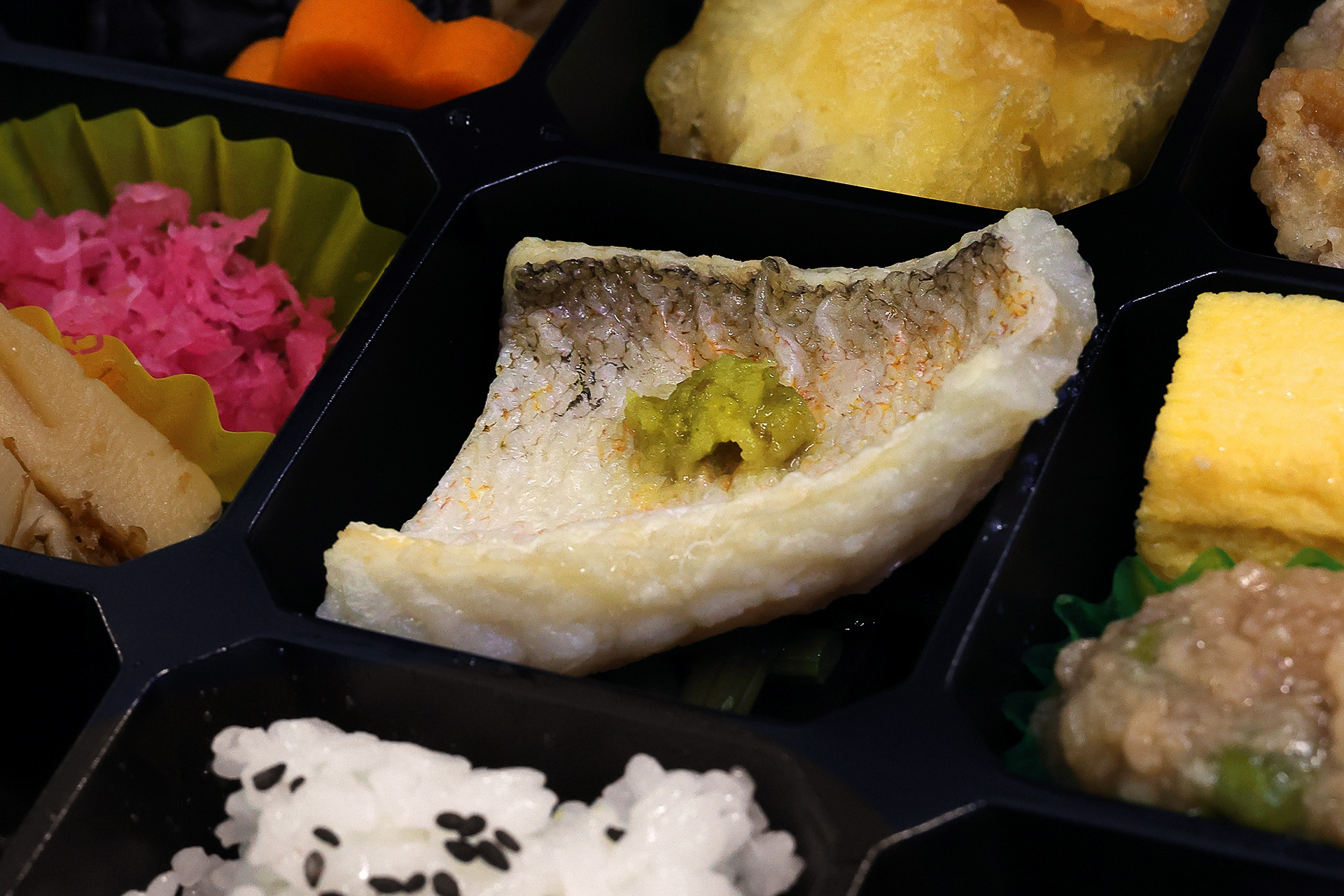 柚子胡椒の乗った甘鯛の塩焼き