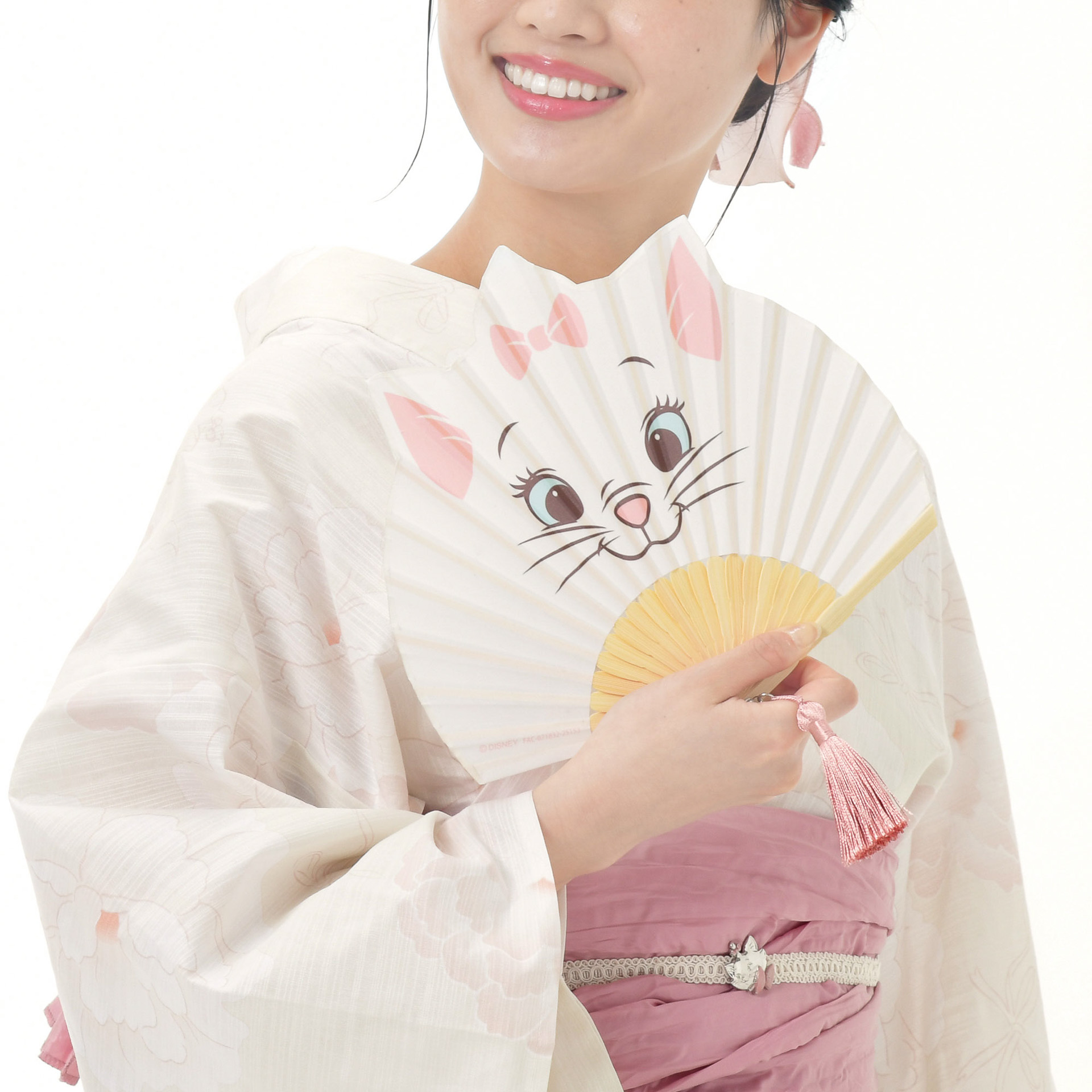 「浴衣・結び帯 セット＜マリー＞」と「扇子」（2400円）ほか