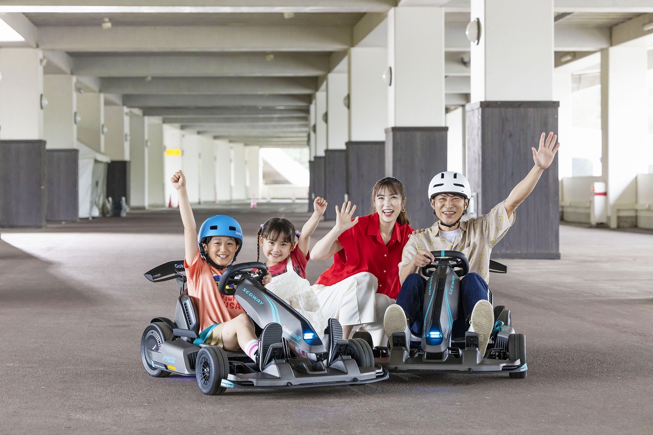 8km/h（ビギナーコース）と18km/h（チャレンジコース）から選べ、スリル満点のドライビングが楽しめるという